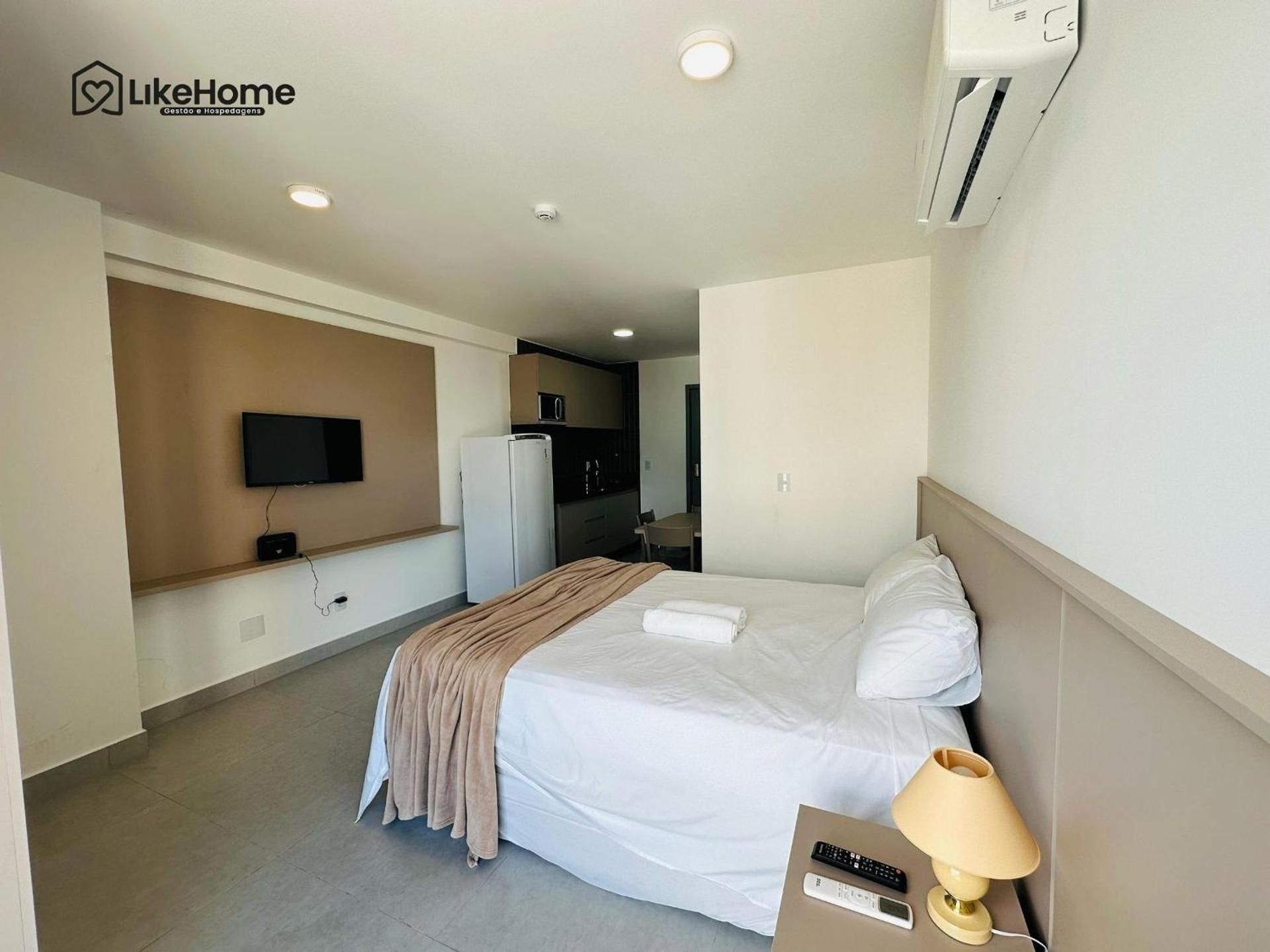 One-Bedroom Apartment with City View