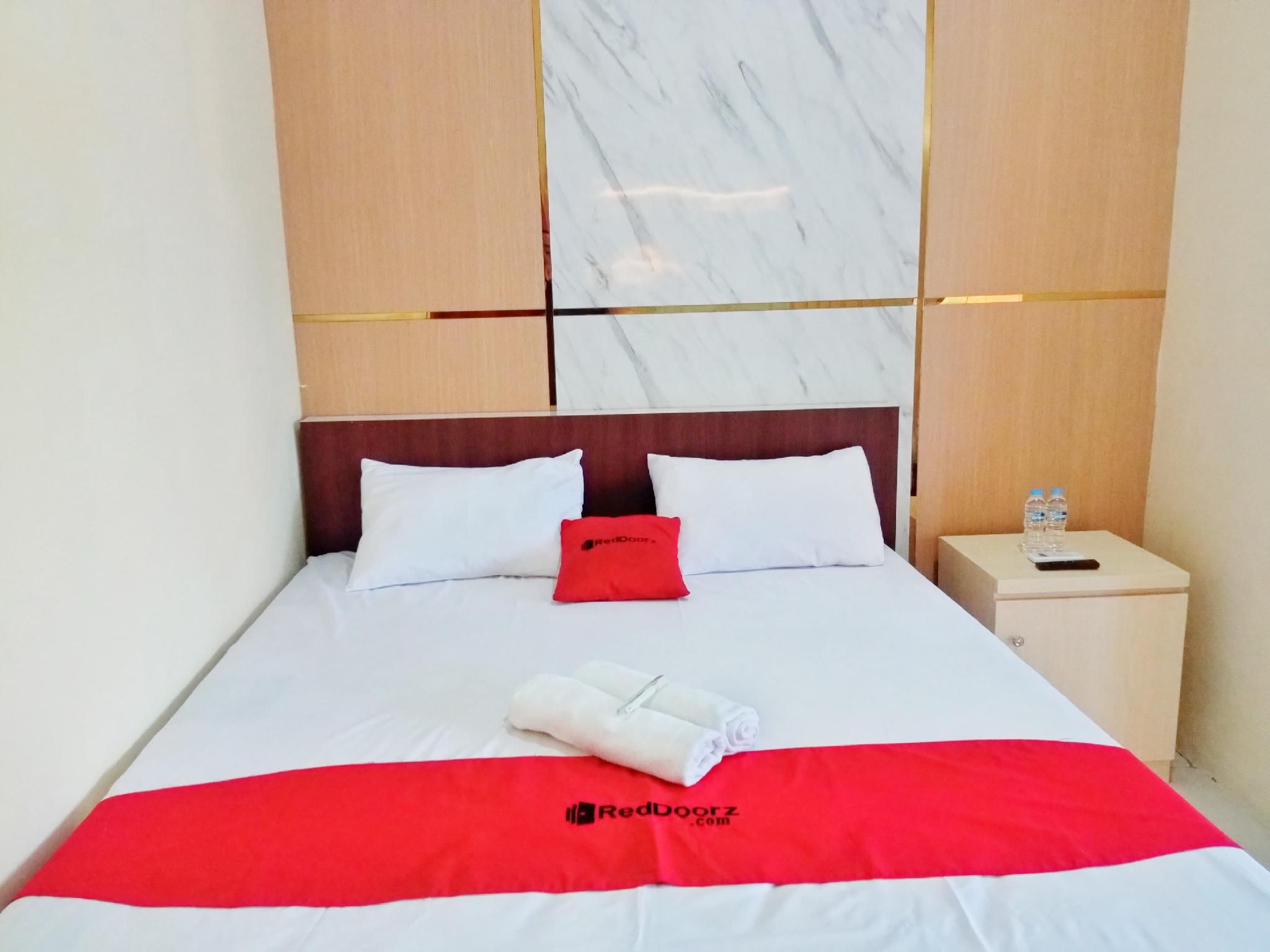 RedDoorz Room
