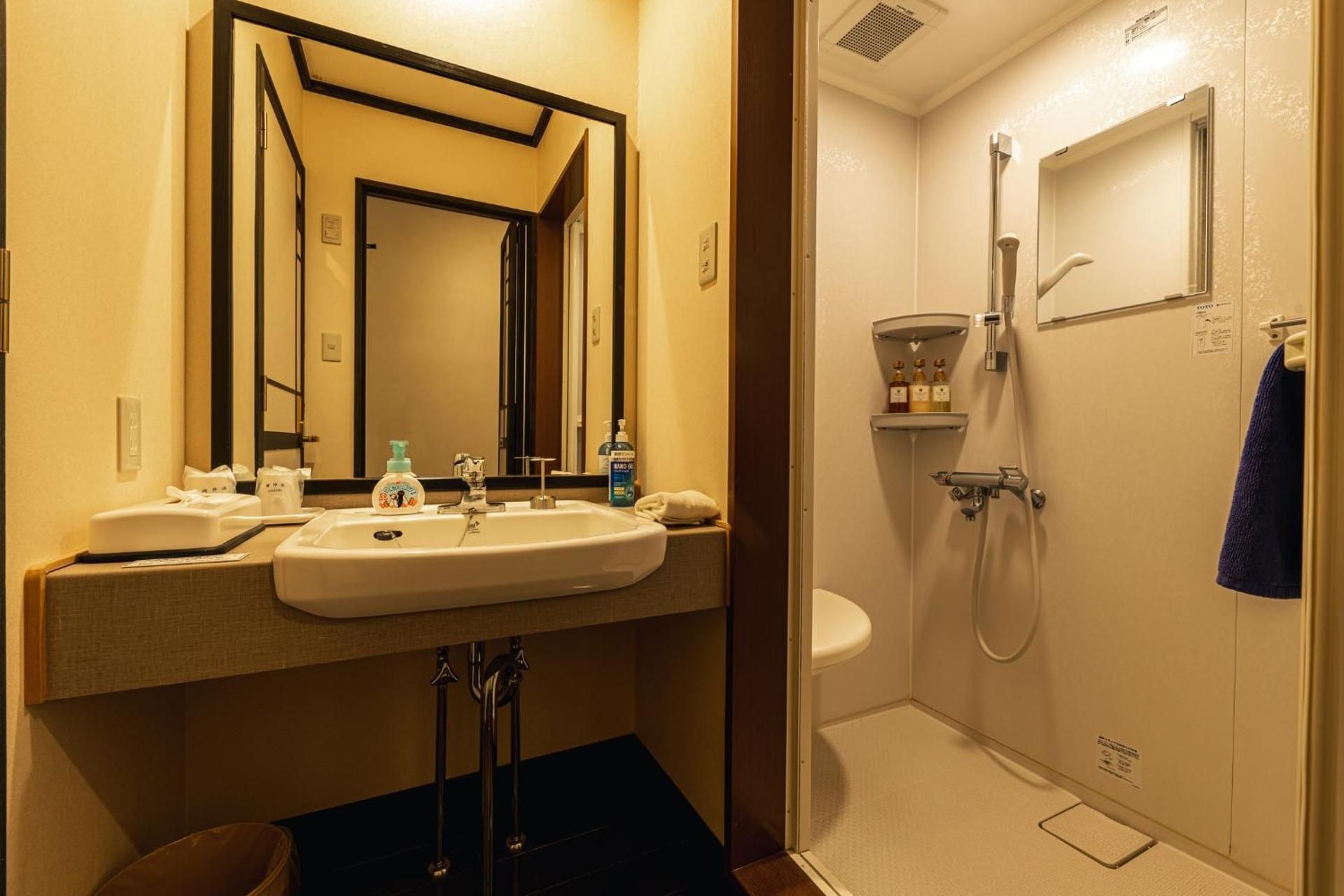 Twin Room with Shared Bathroom-River View-New BLD - Non-Smoking