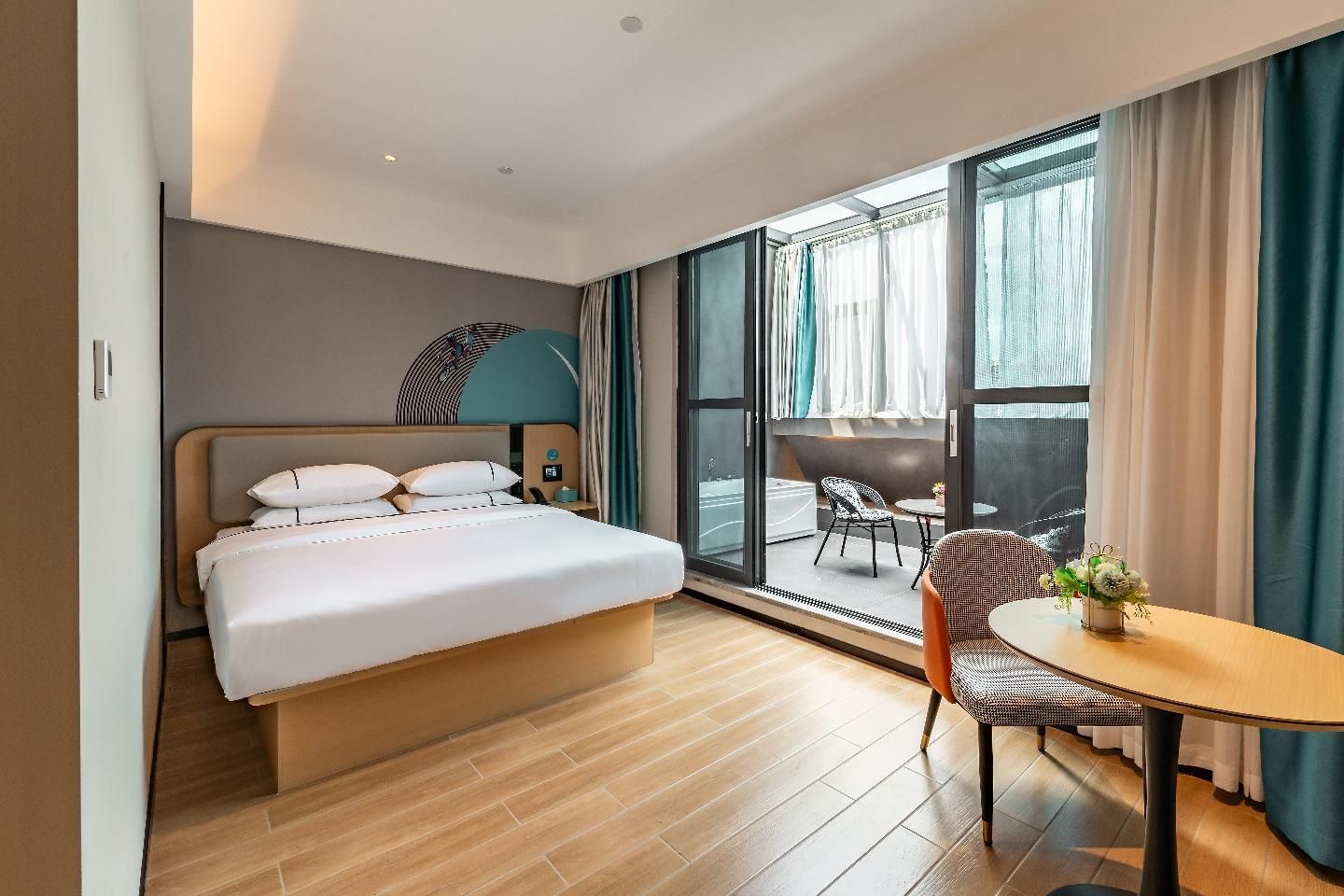 Dossen - Bed Room With City View