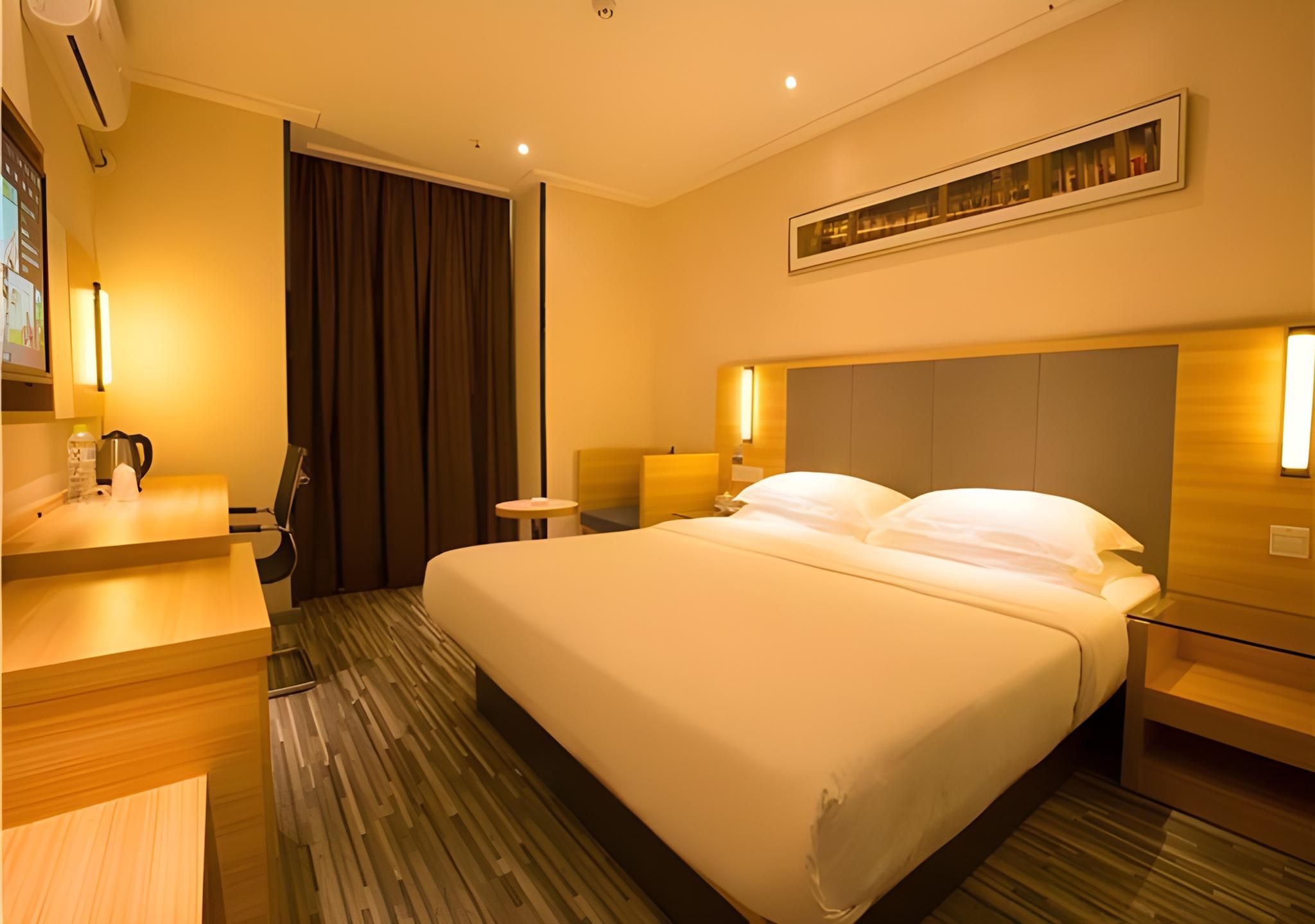 Business Queen Room