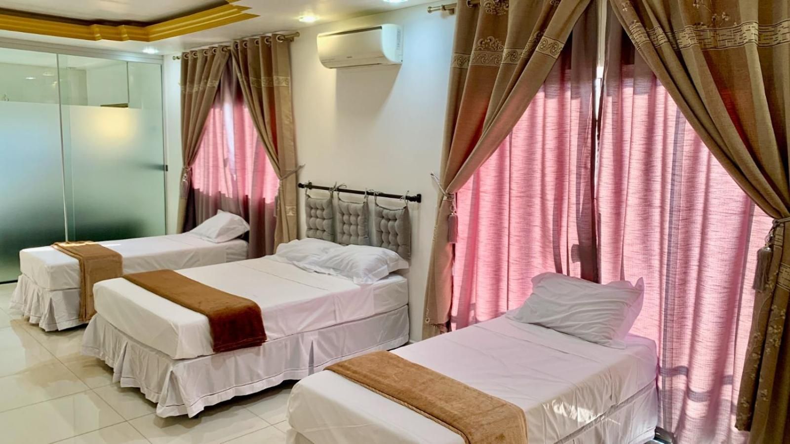 Deluxe Family Suite