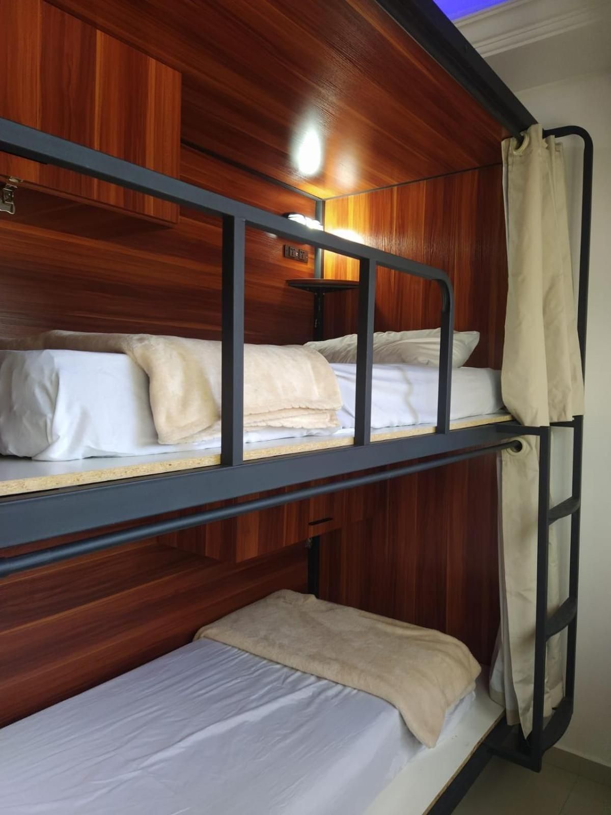 Bunk Bed in Mixed Dormitory Room