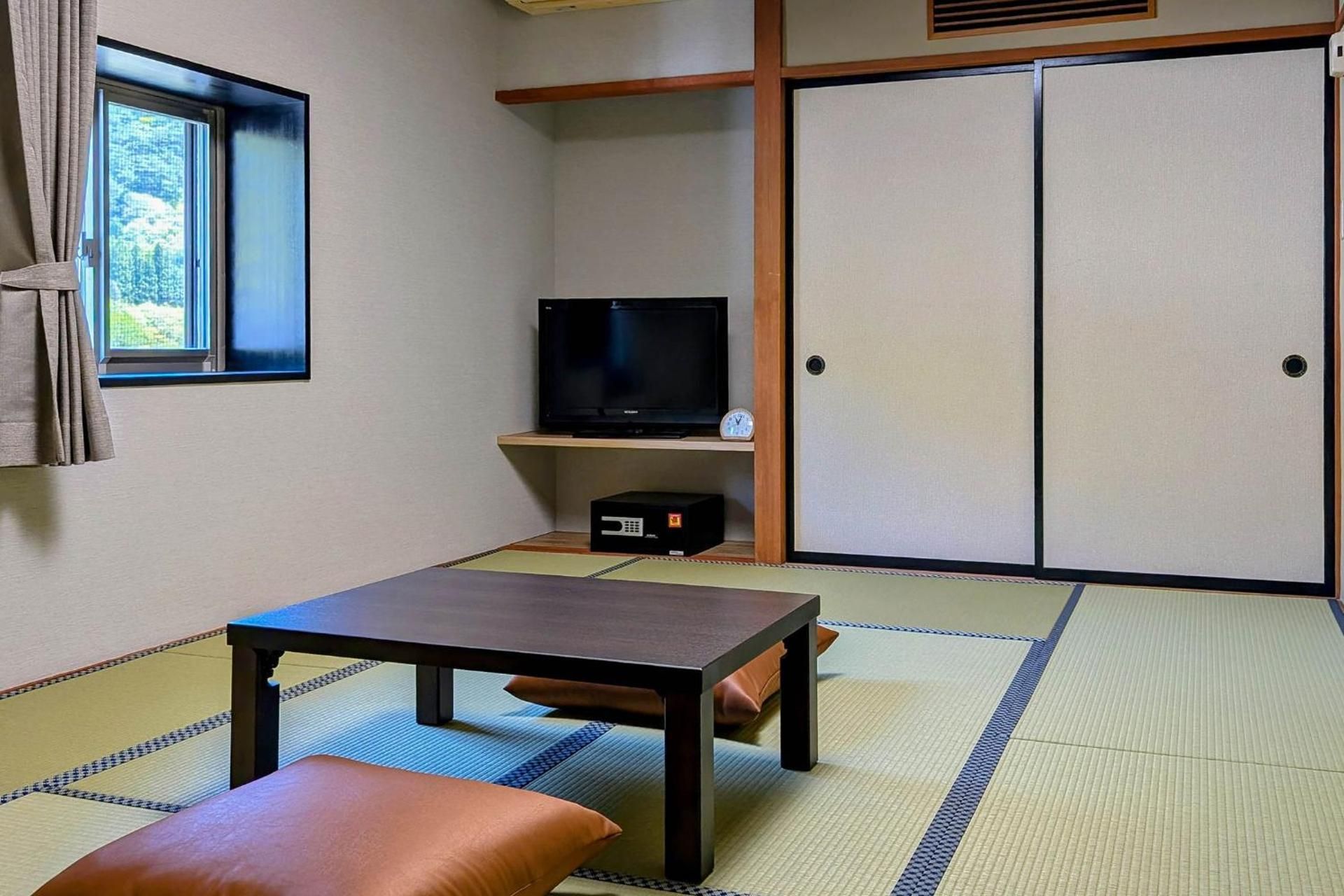 Economy Japanese-Style Room, Shower Only, Non-Smoking