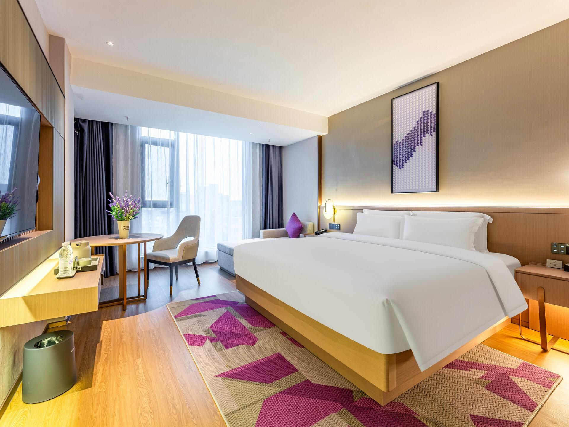 Deluxe Queen Room