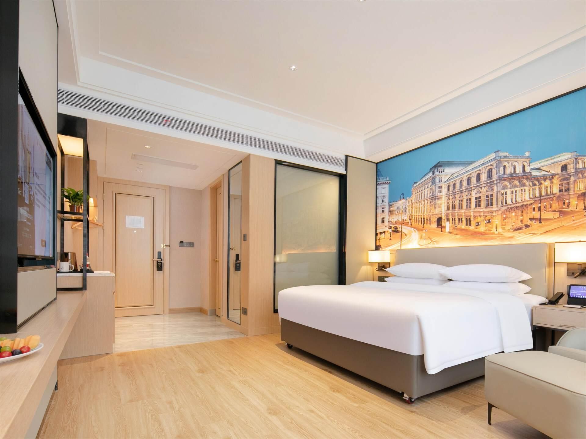 Deluxe Queen Room