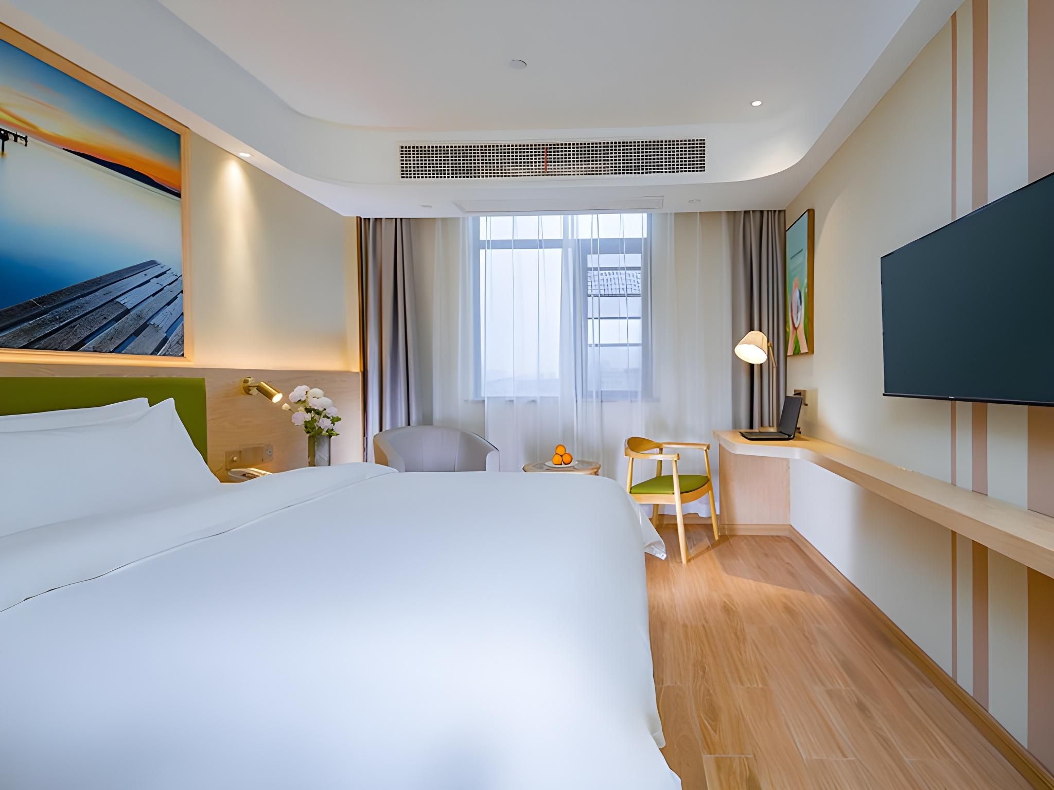 Deluxe Queen Room