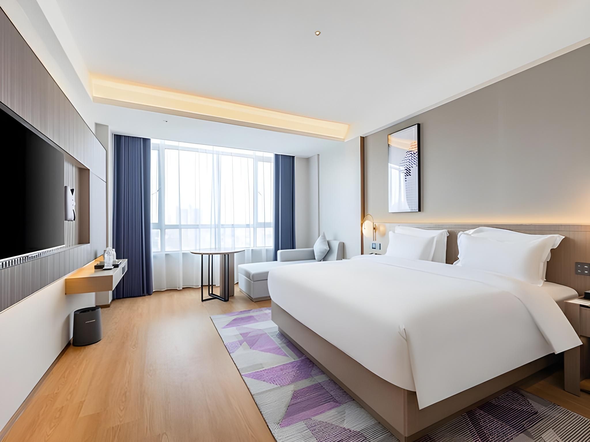 Deluxe Queen Room
