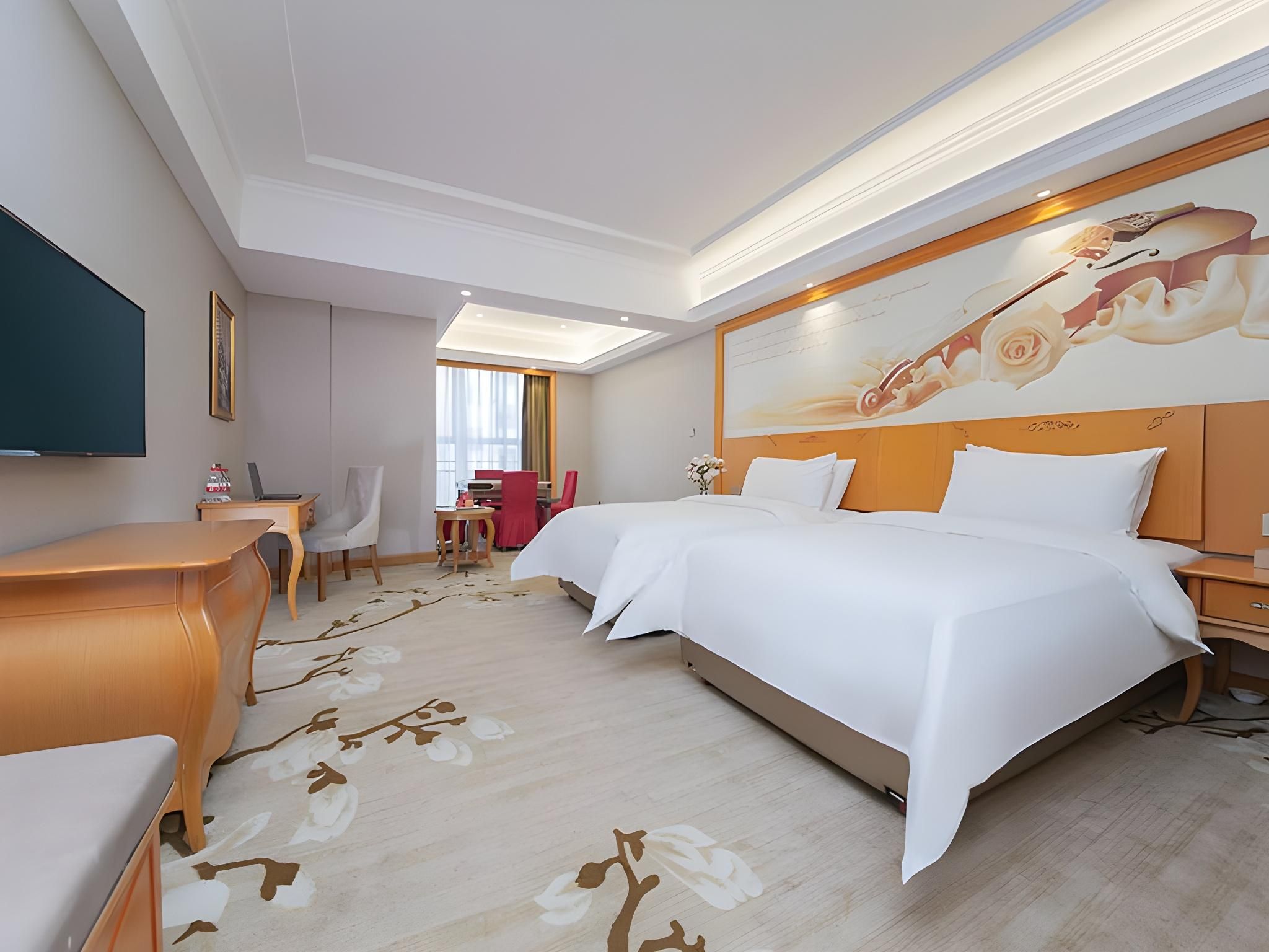 Vienna - Functional Chess Room With Twin Bed