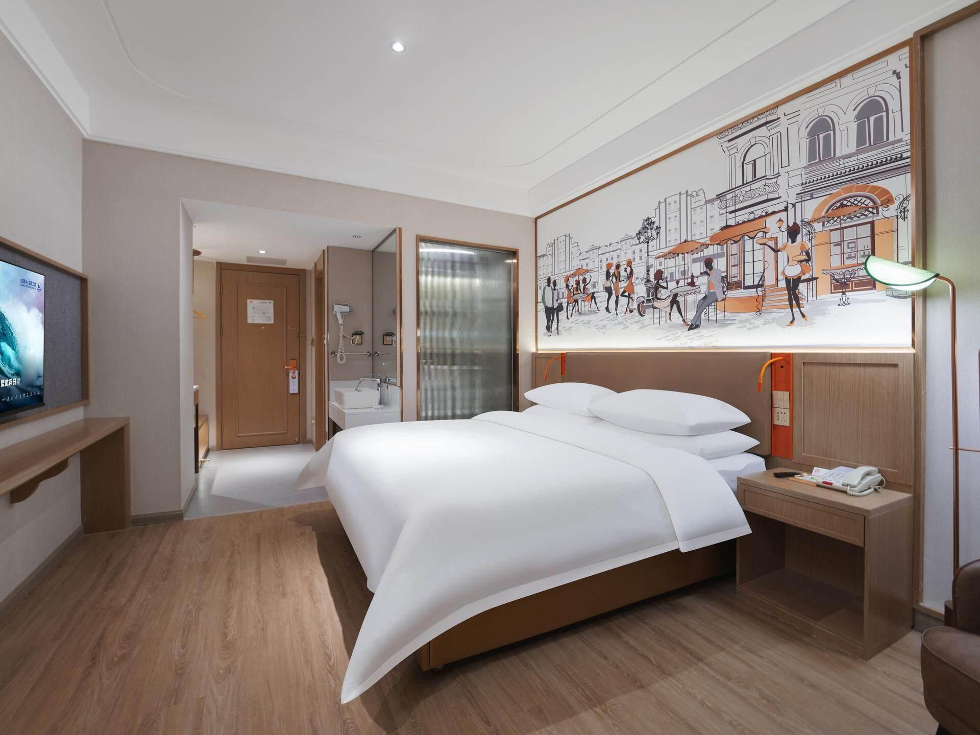 Deluxe Queen Room