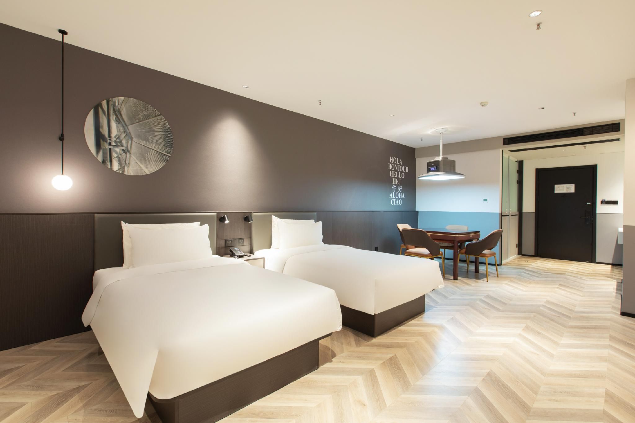 Twin Business Room