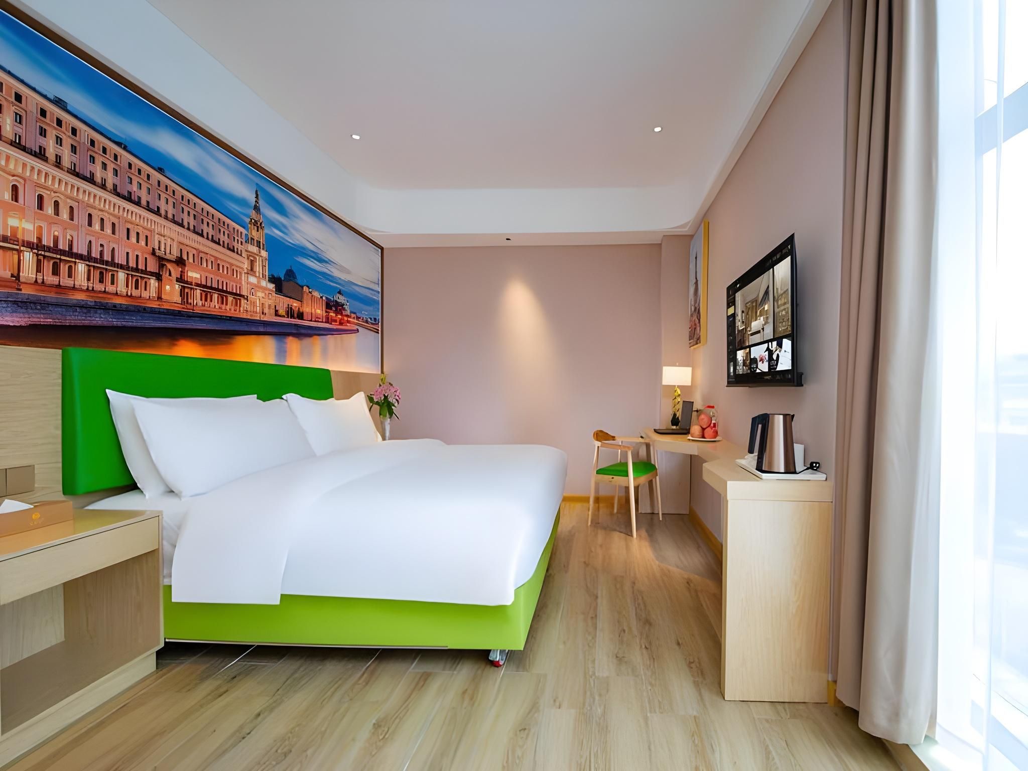 Deluxe Queen Room