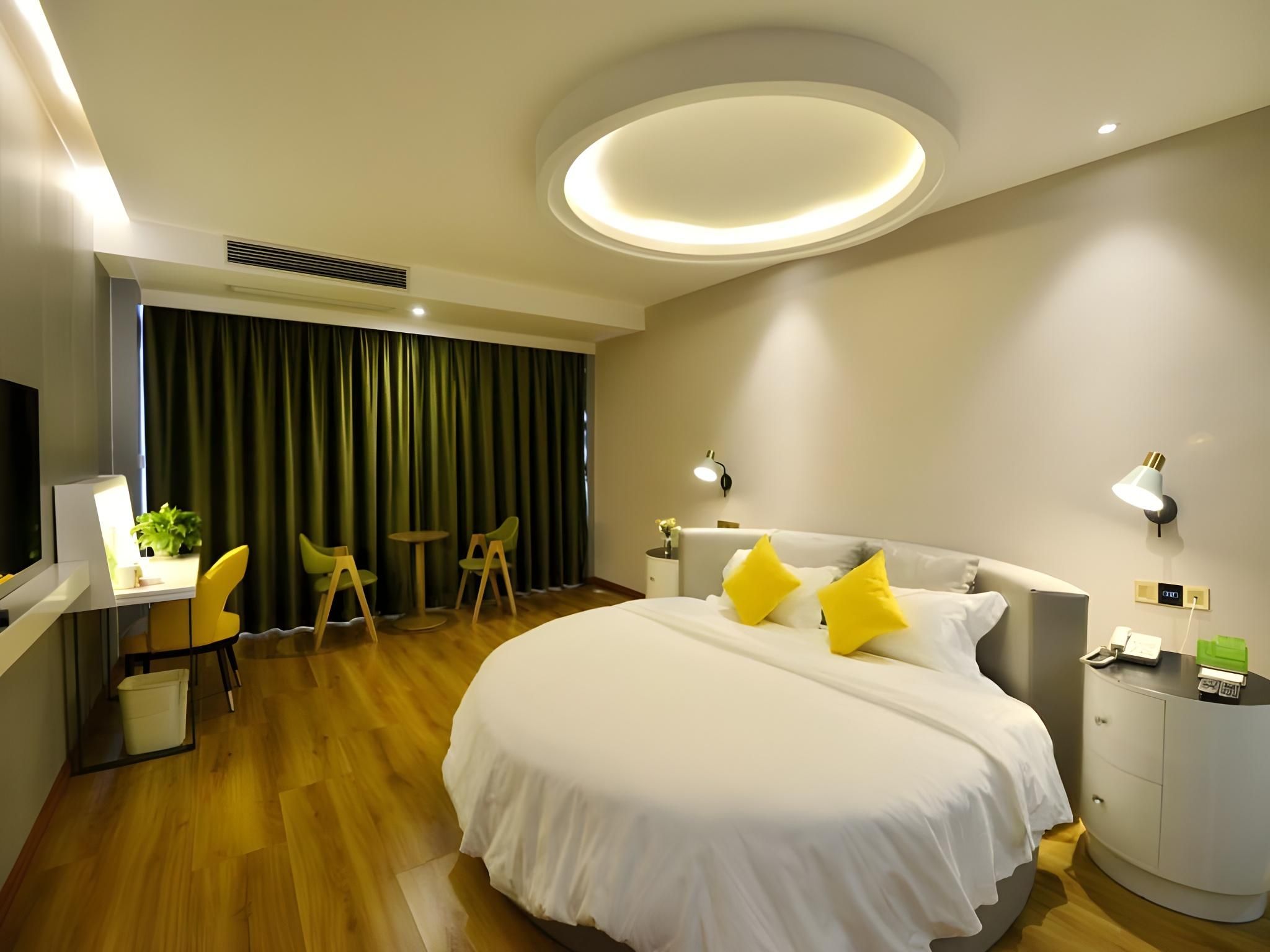 GTI - Yiran 1 Bed Room with Round Bed