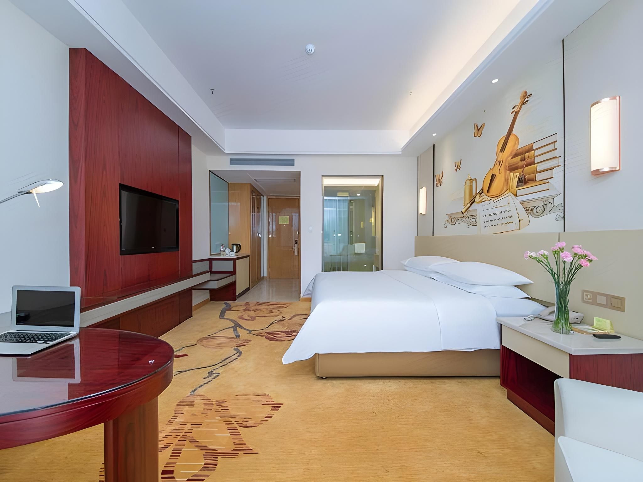 Deluxe Queen Room