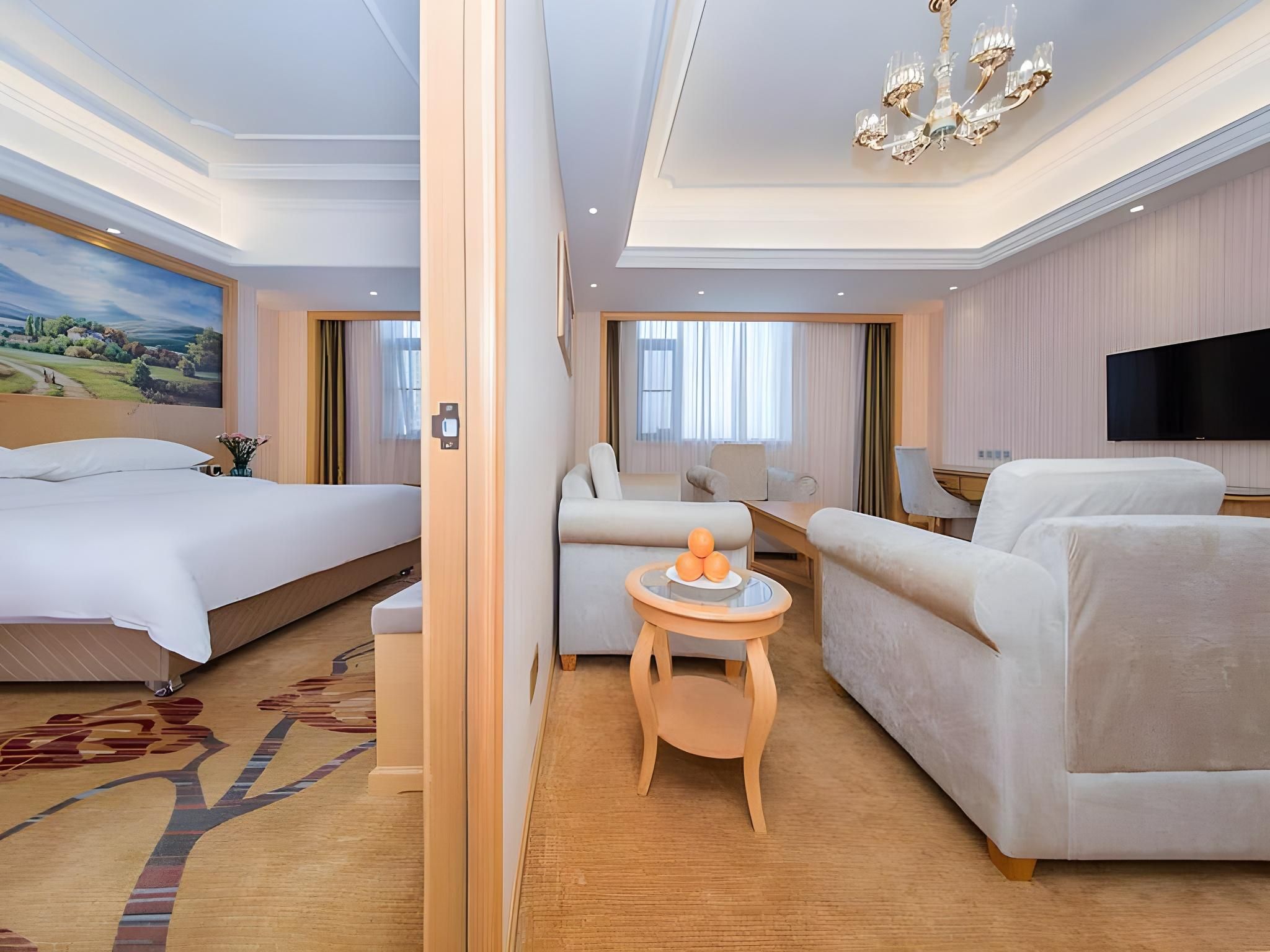 Deluxe Suite