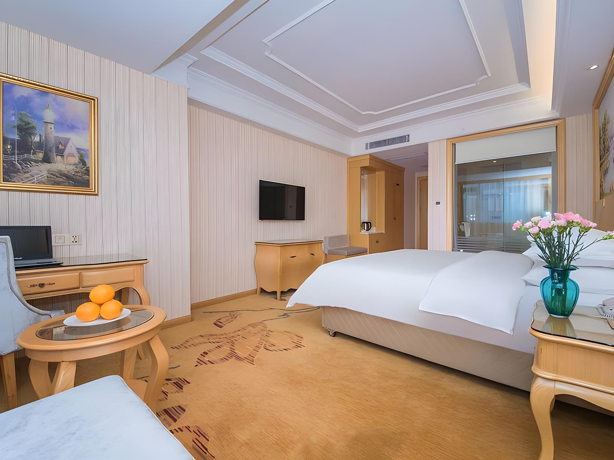 Deluxe Queen Room