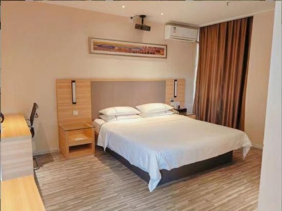 Stand Queen Room