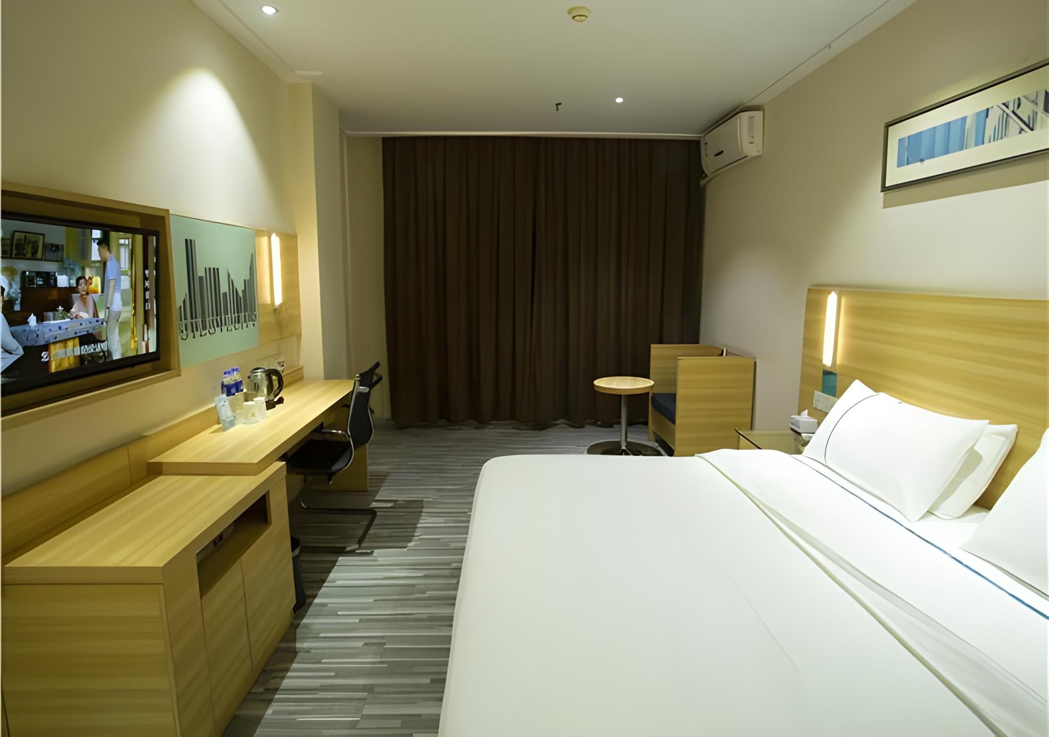 Business Queen Room