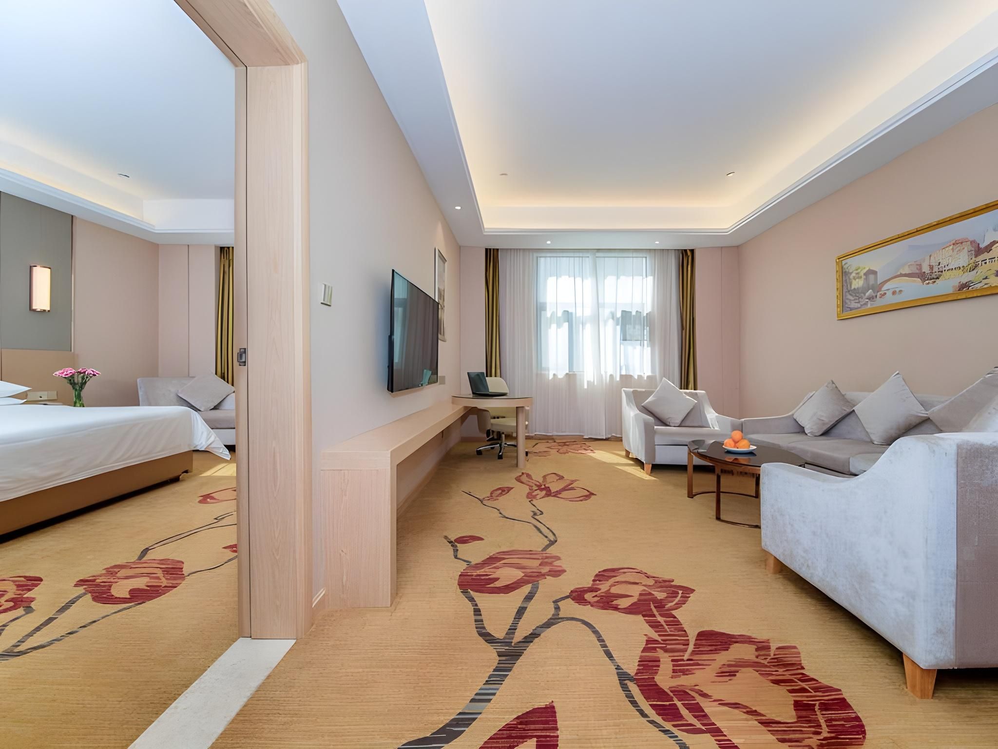 Deluxe Suite