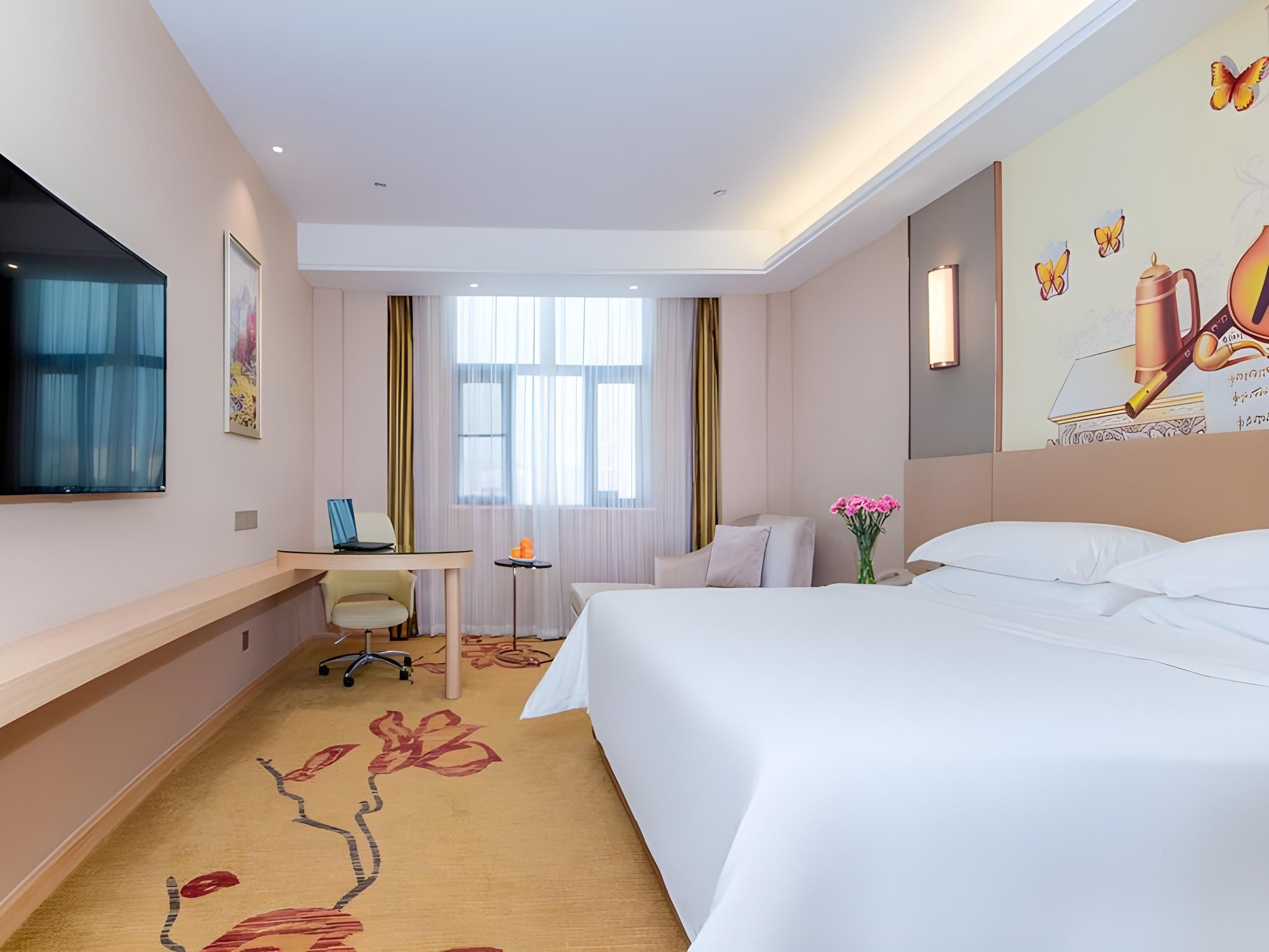 Deluxe Queen Room
