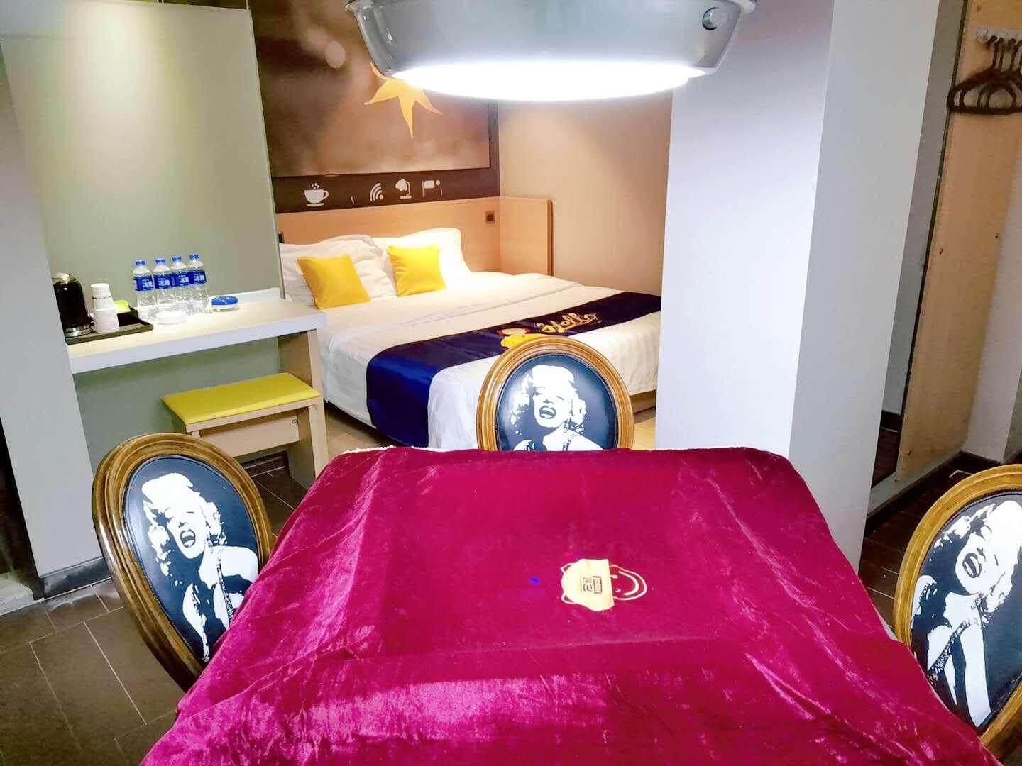 WH - Feature 1 Bed Room