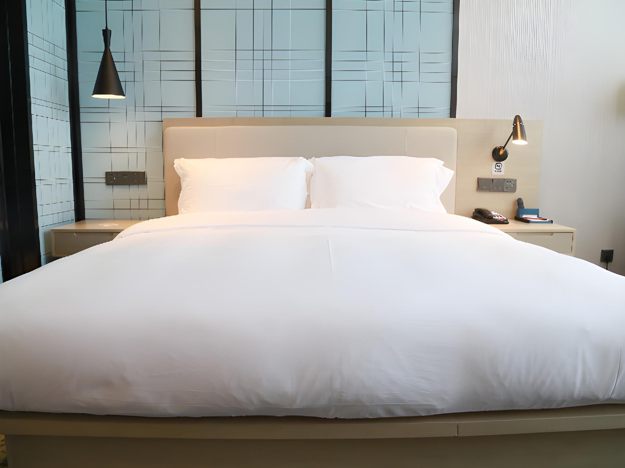Dossen - Bed Room With City View