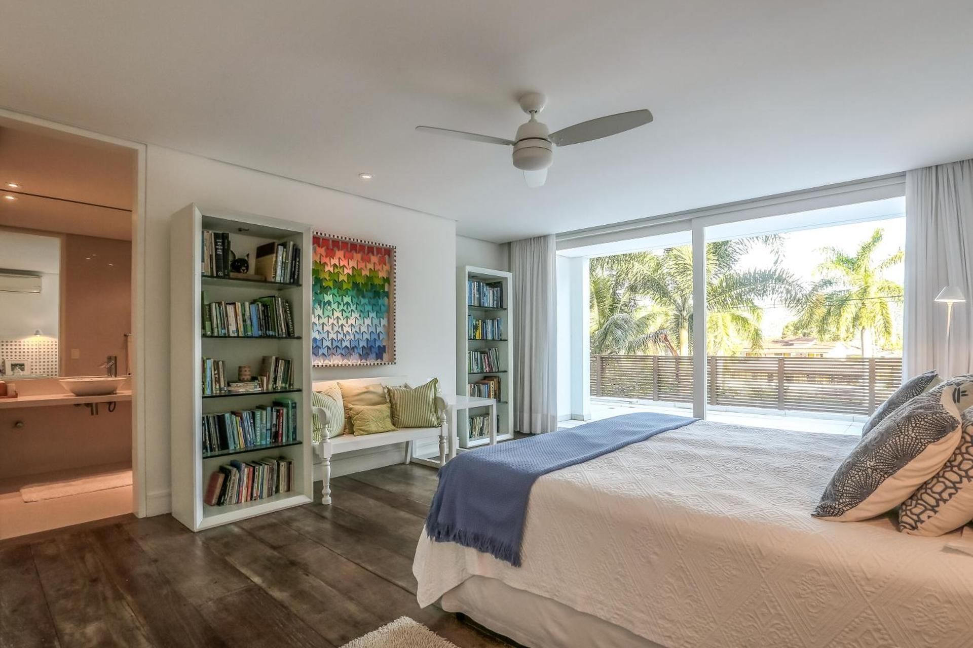 Suite with Mountain View