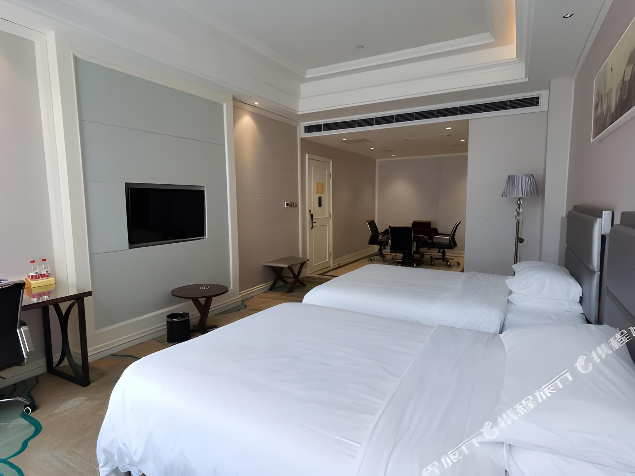 Double Room with Mah-jongg Table