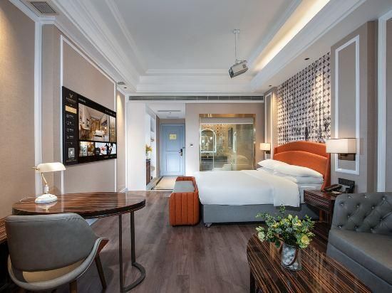 Featured Classic Room