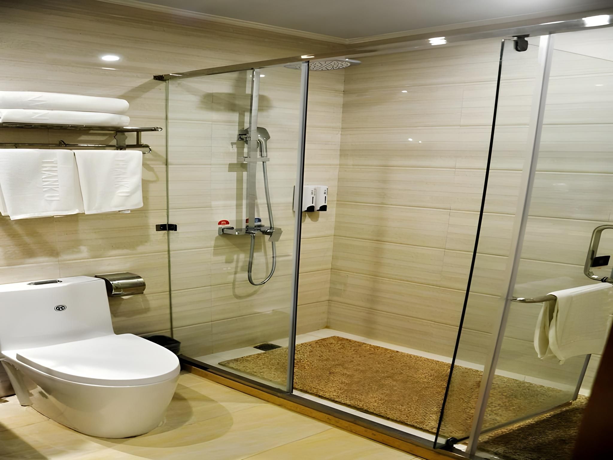 Deluxe Business Queen Room