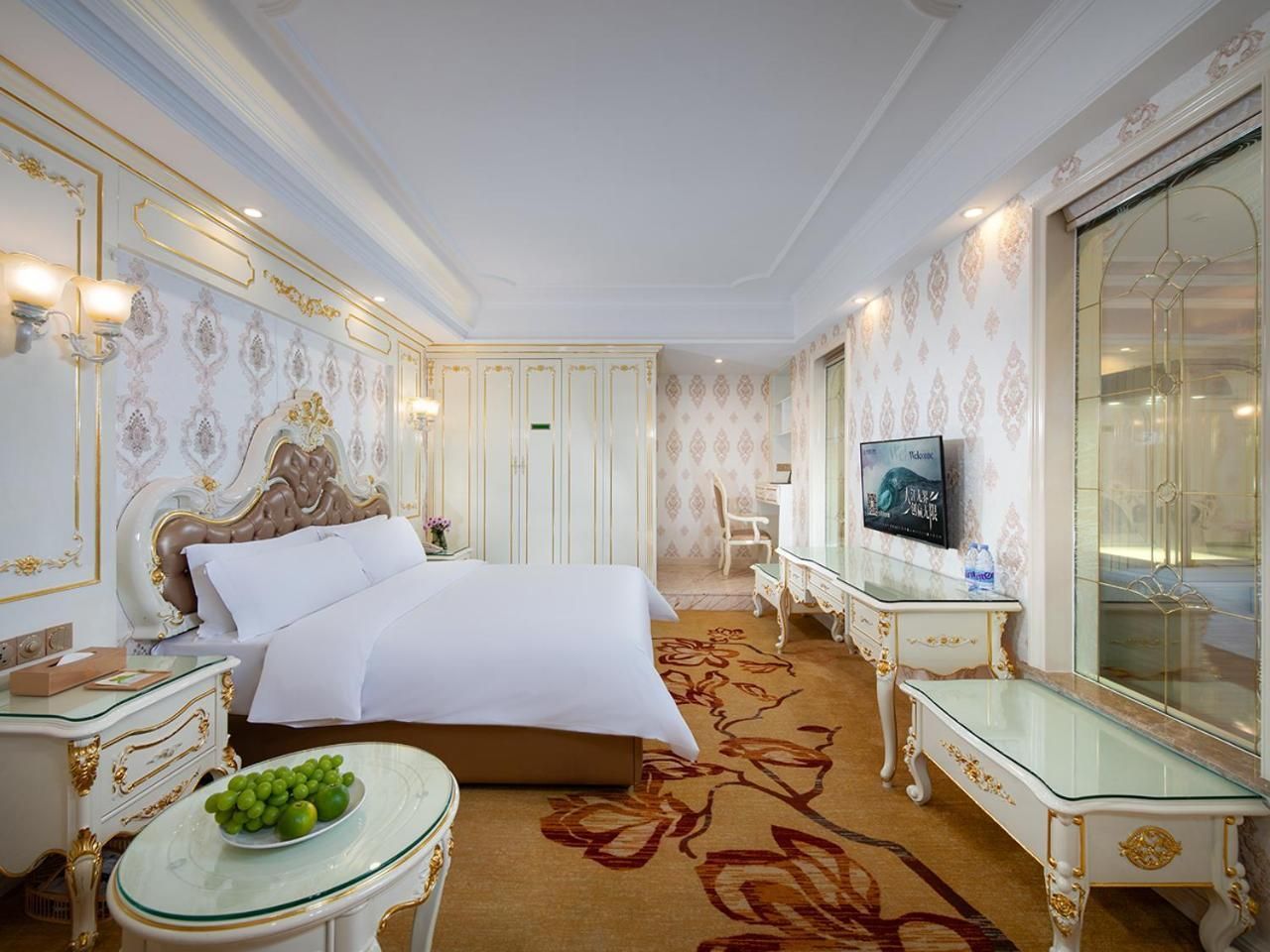 Suite with View