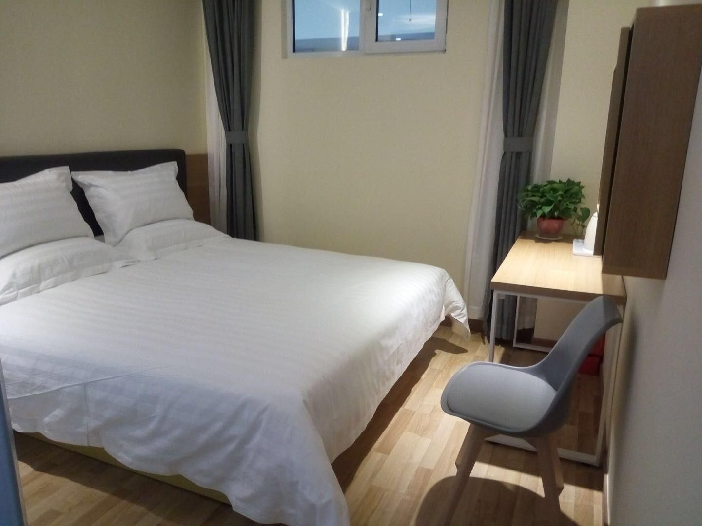 WH - Traditional Bed Room