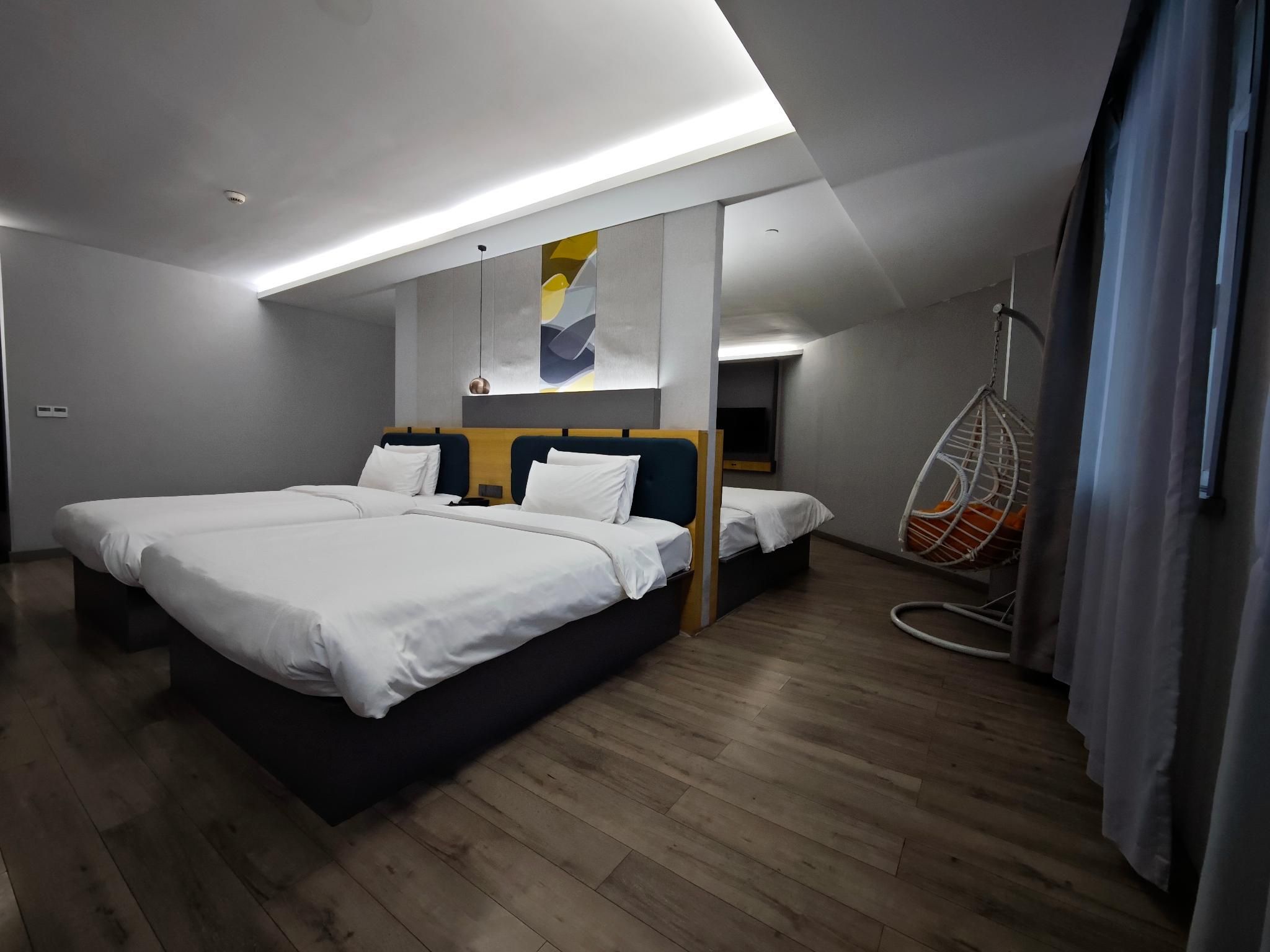 Deluxe Quadruple Room | Spacious Room, Fun Mahjong for 4 People