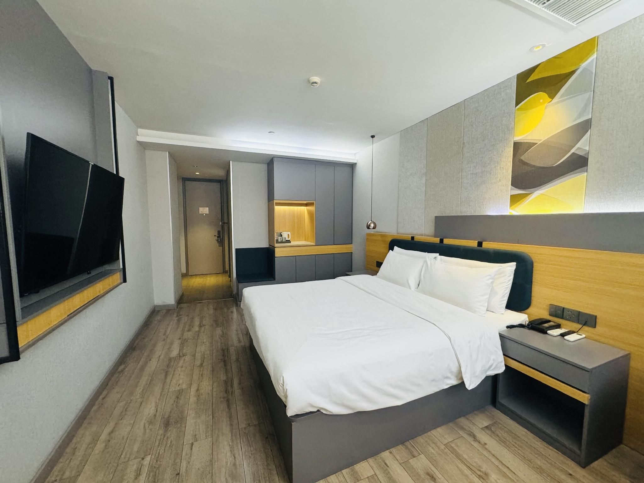 Superior Room Queen