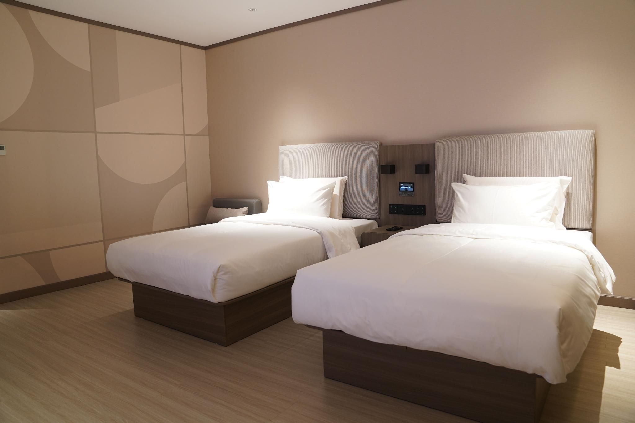 Twin Superior Room