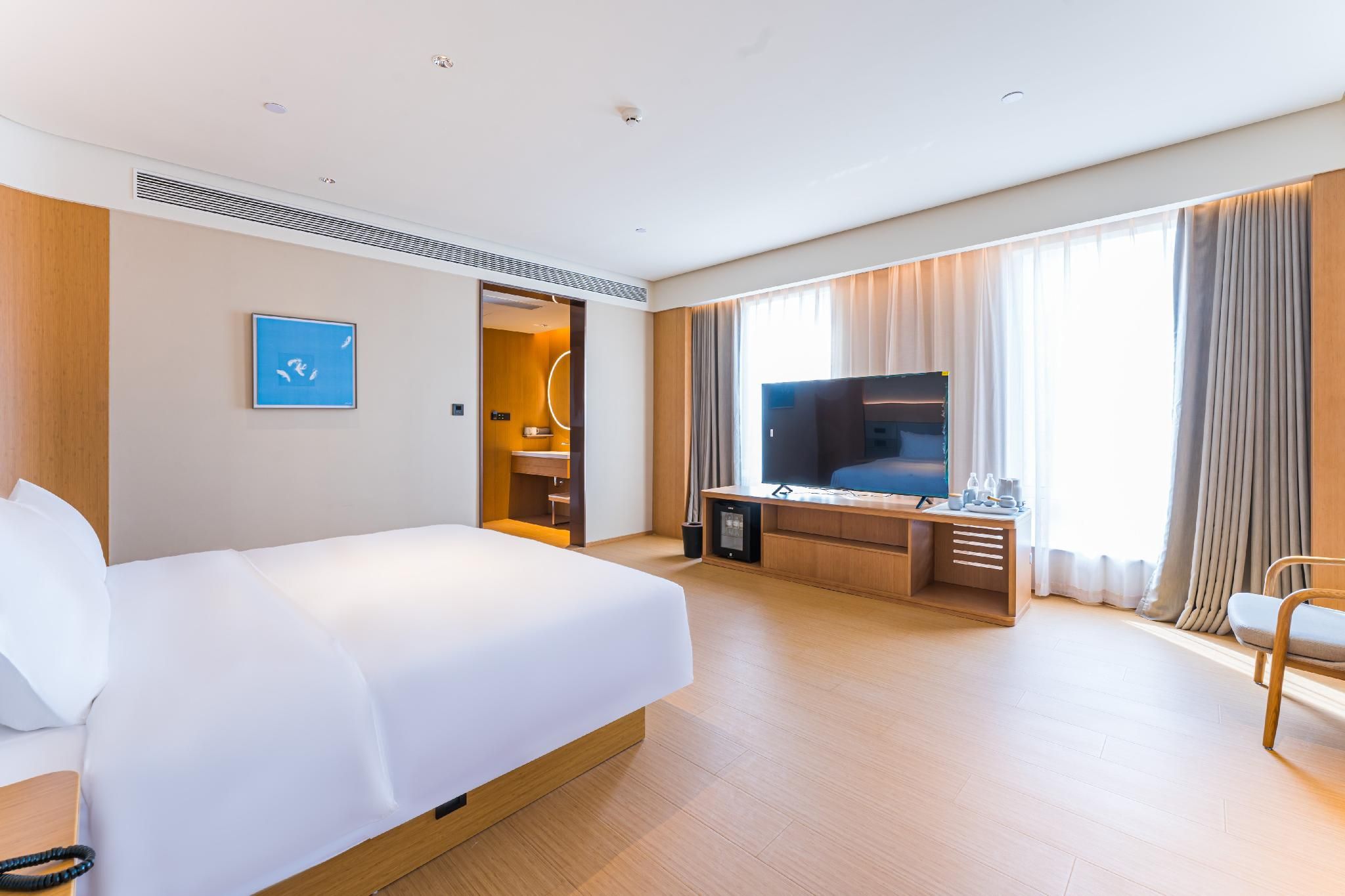 Huazhu - Deluxe Bed Room