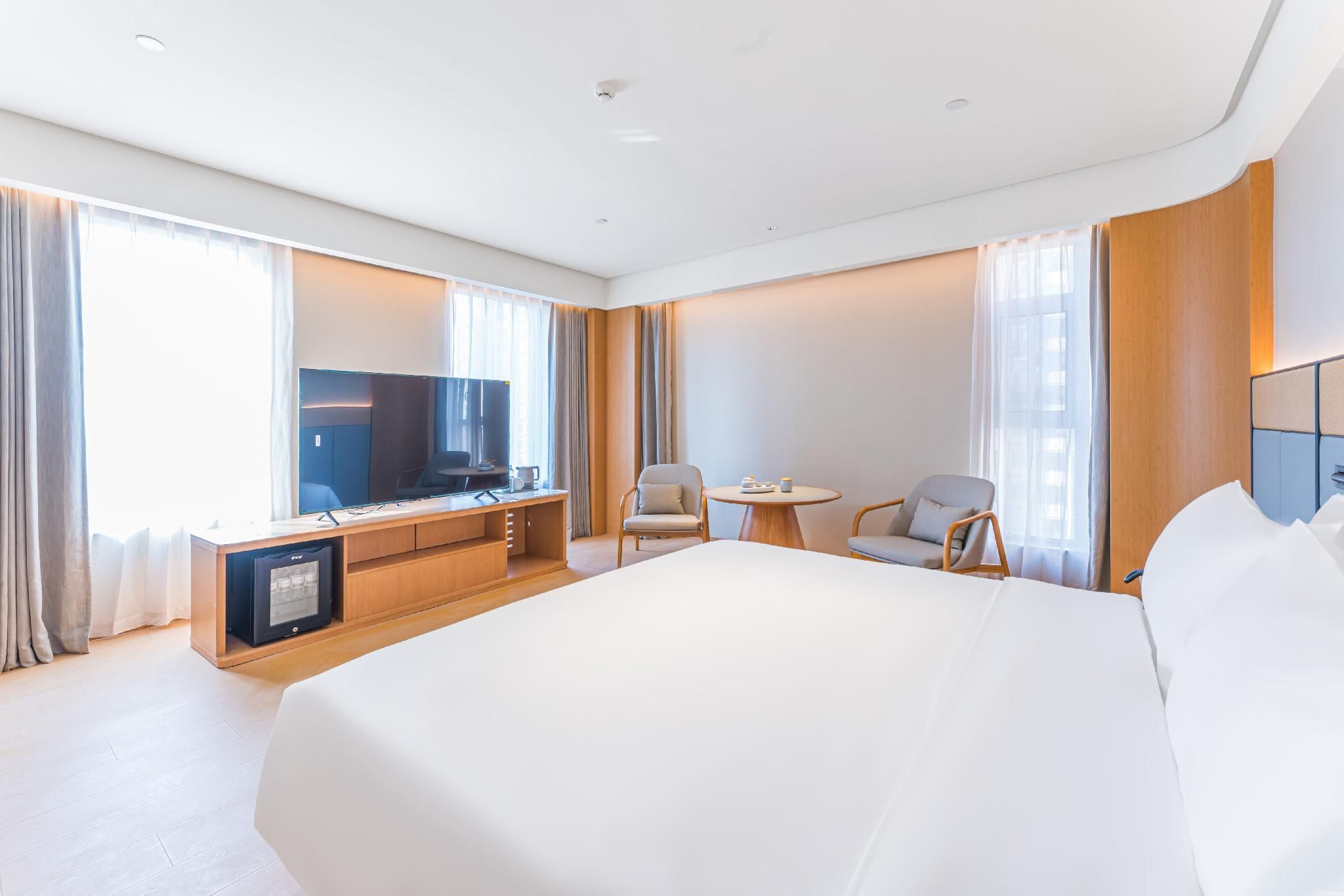Huazhu - Deluxe Bed Room