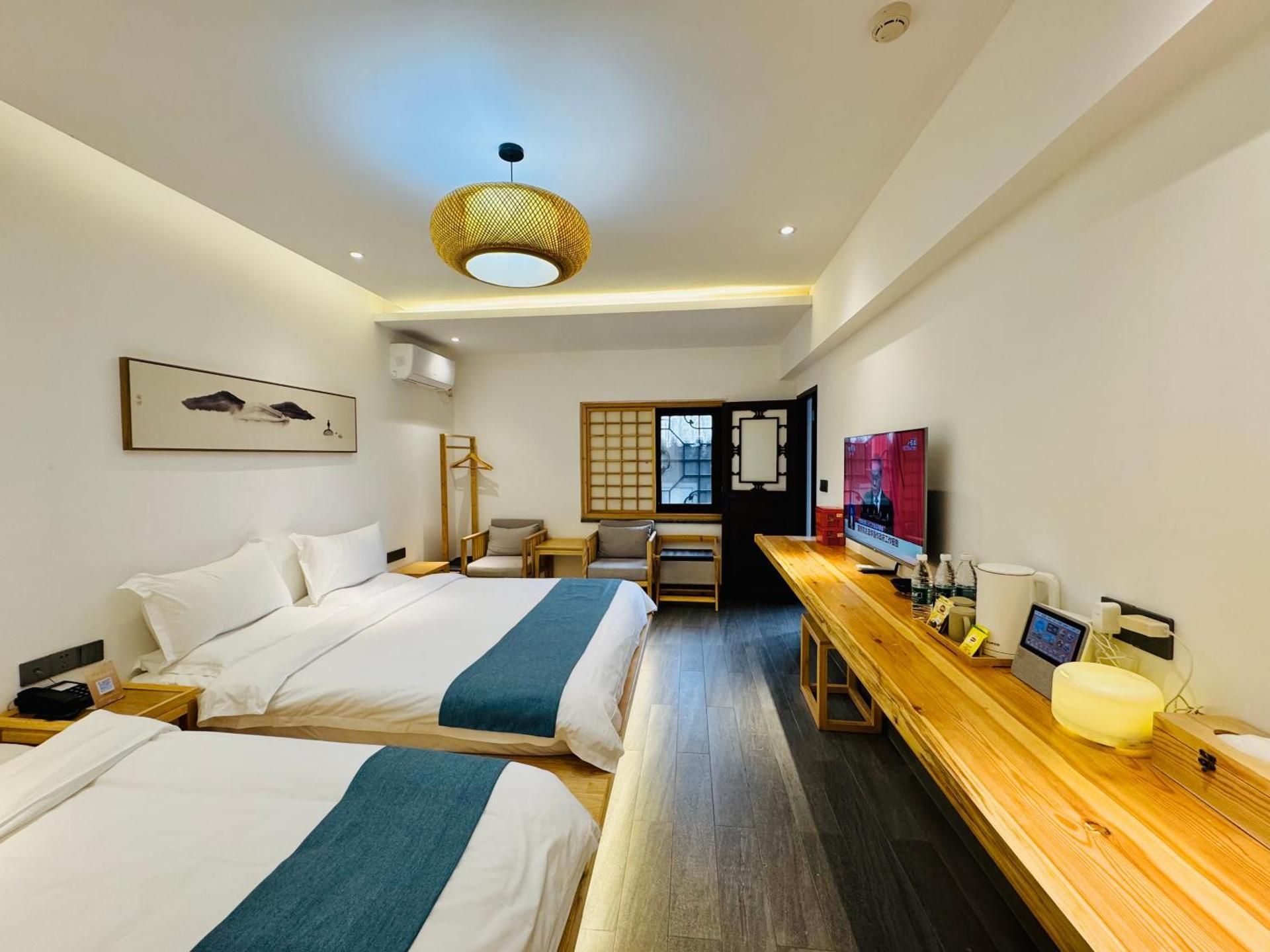 Deluxe Family Room