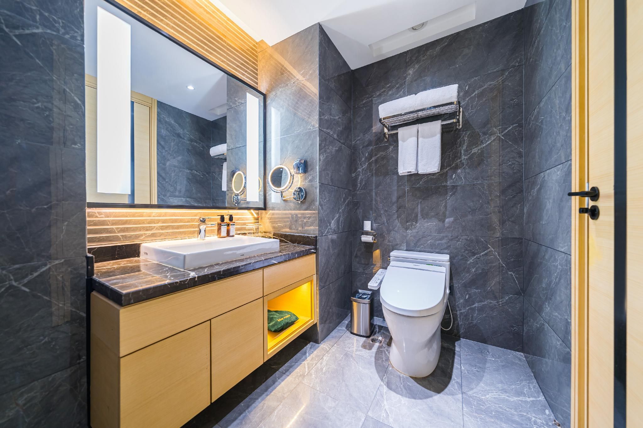 Huazhu - Deluxe Twin Room