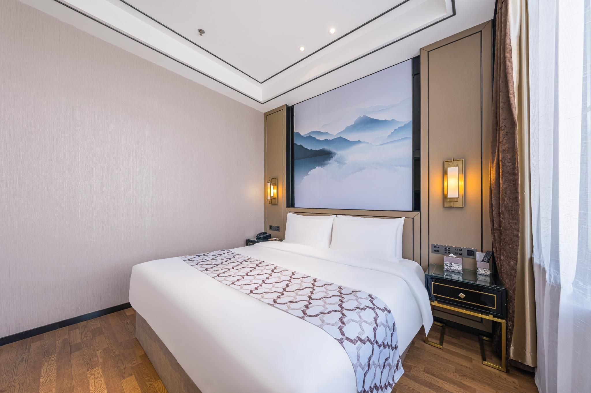 Huazhu - Deluxe Bed Room