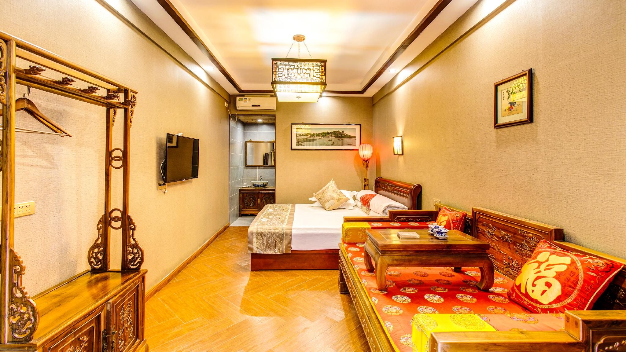 Queen Suite