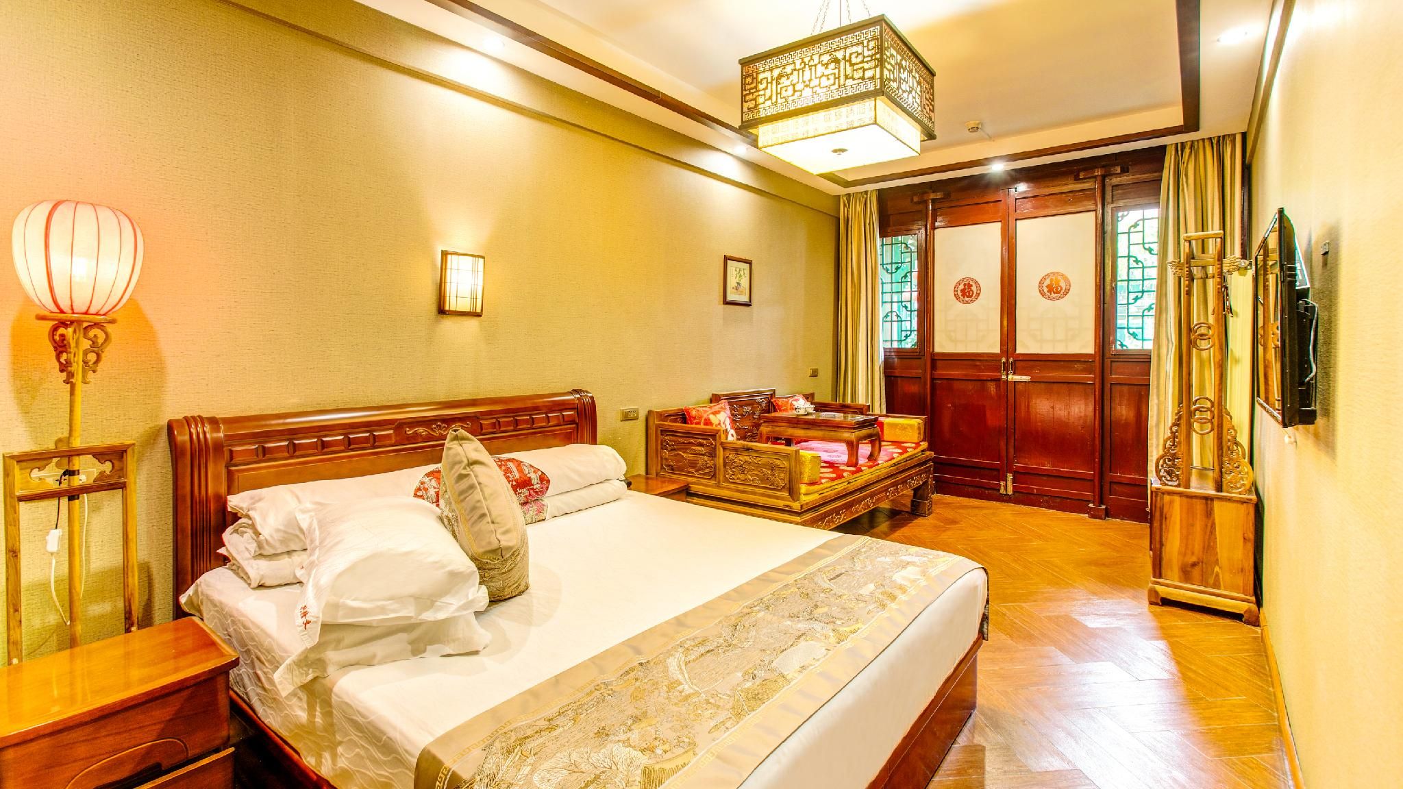 Queen Suite