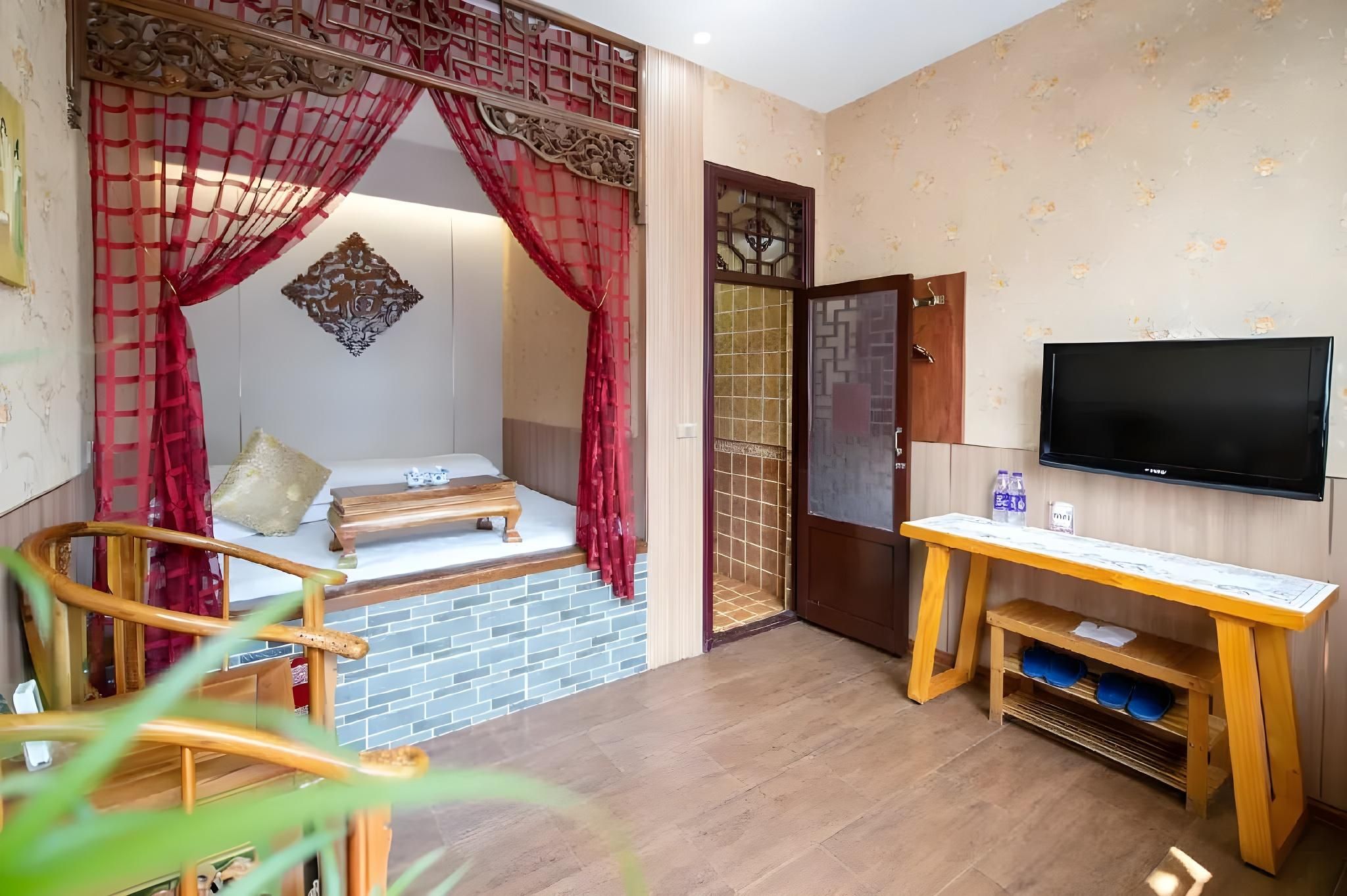 Double Plus Room with Queen Bed - Room Only