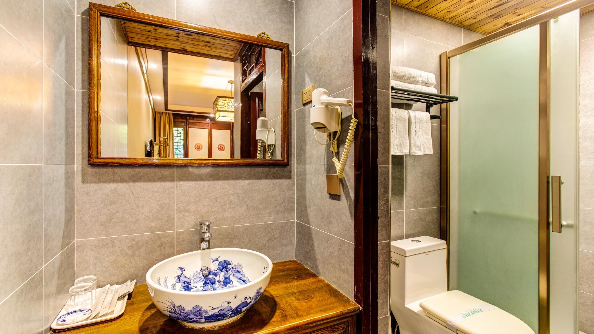 Quad Suite