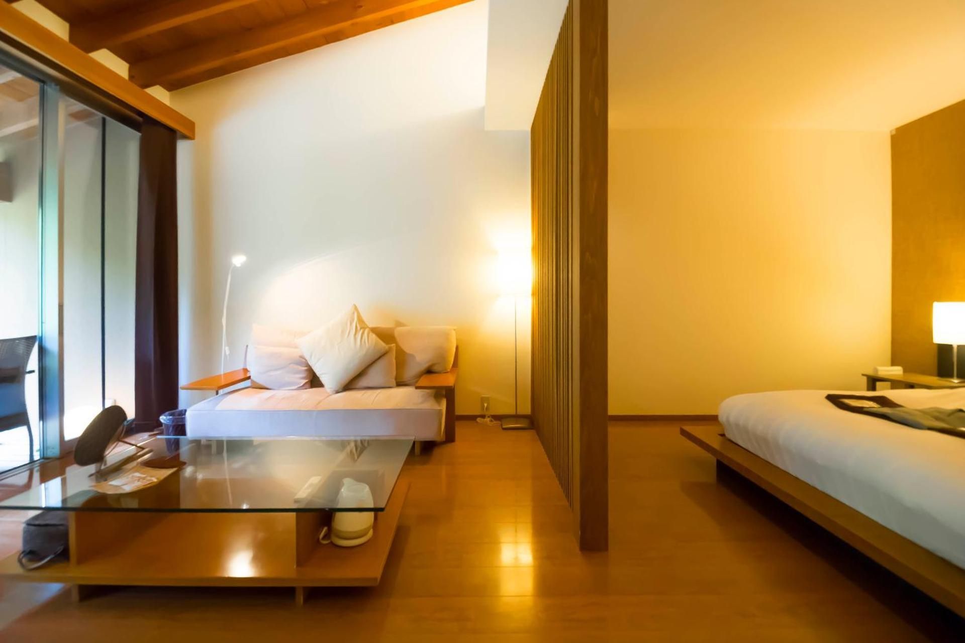Hollywood Twin Room with Hot Spring Bath