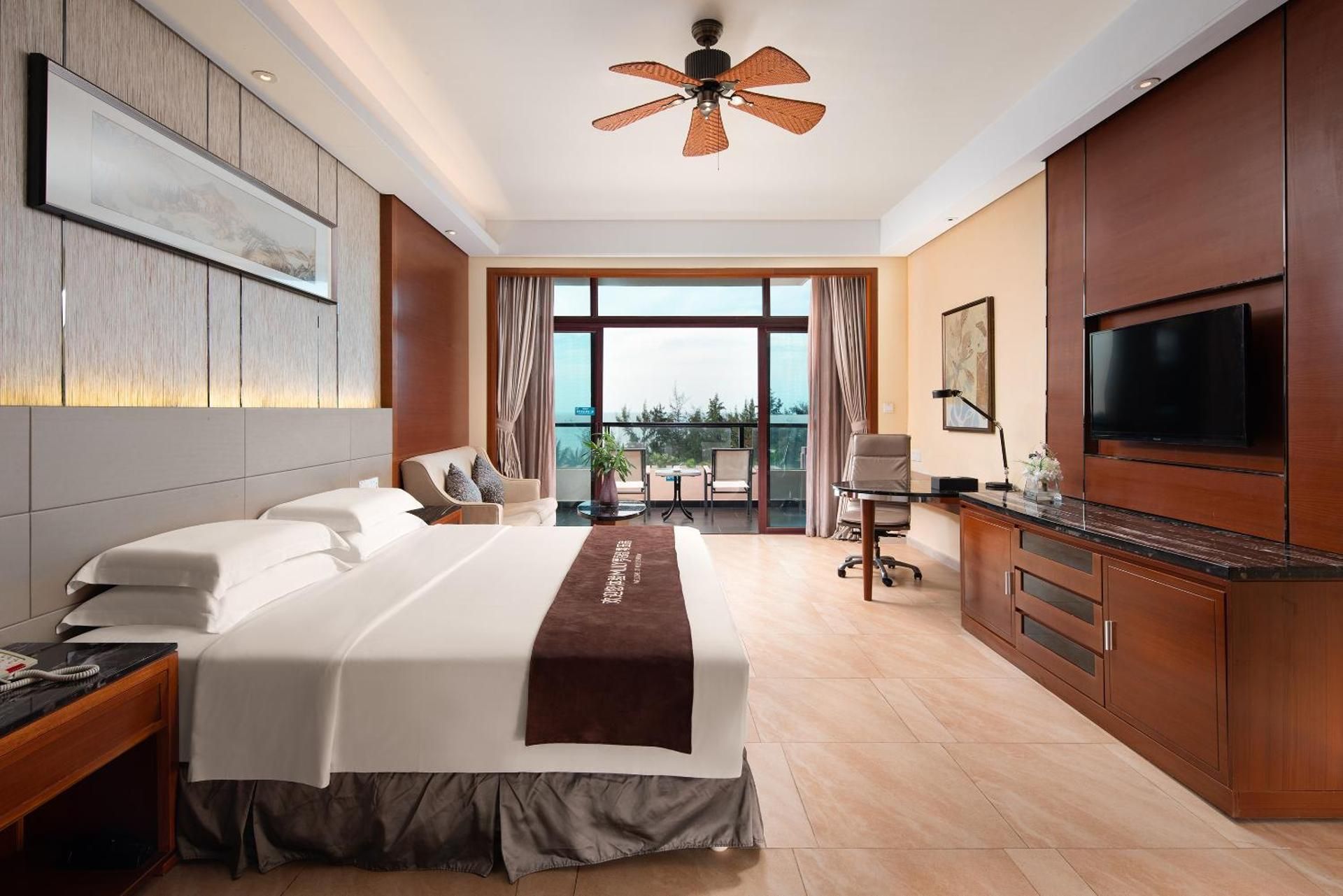 Deluxe King Room