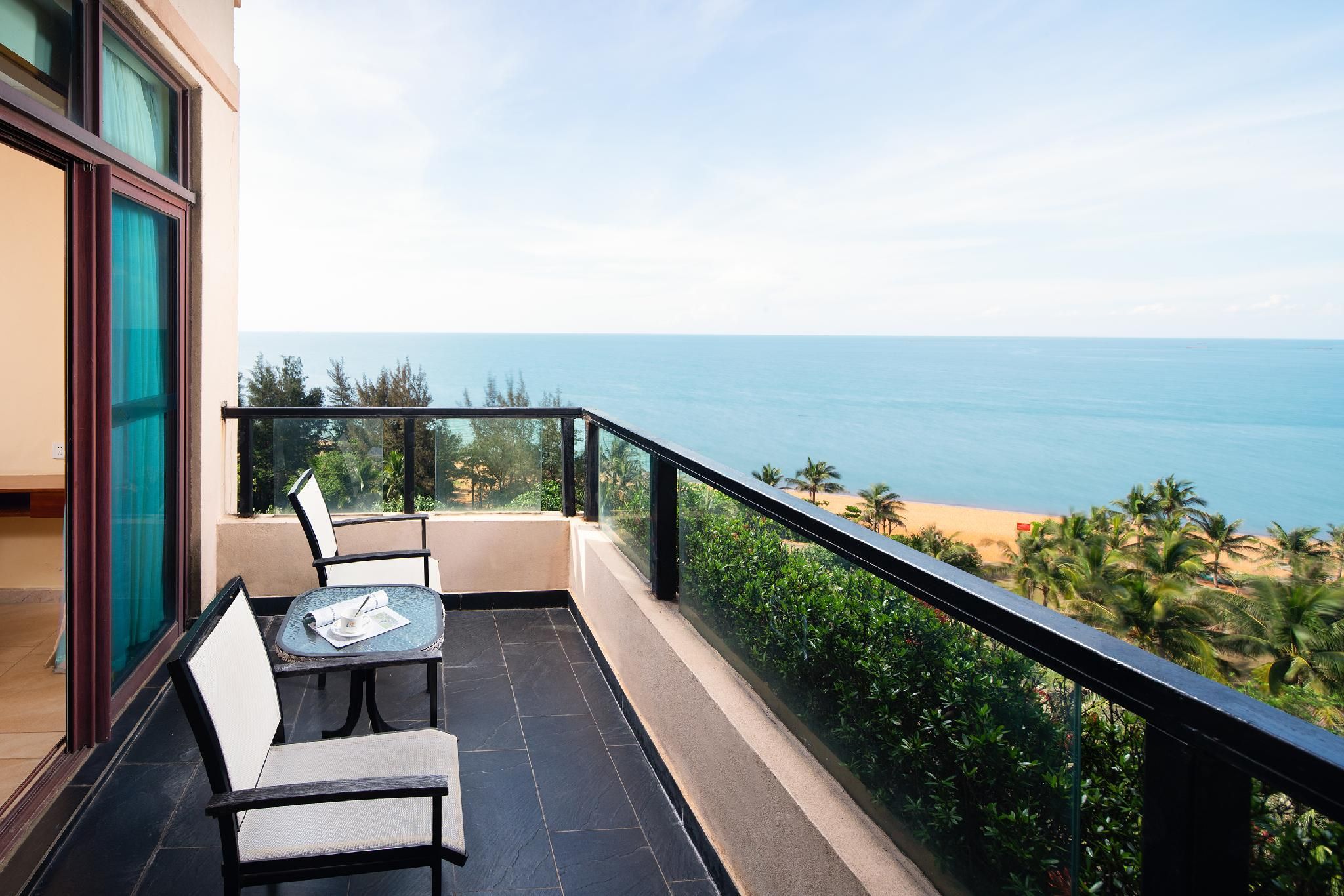 Sea View King , Piggy Theme