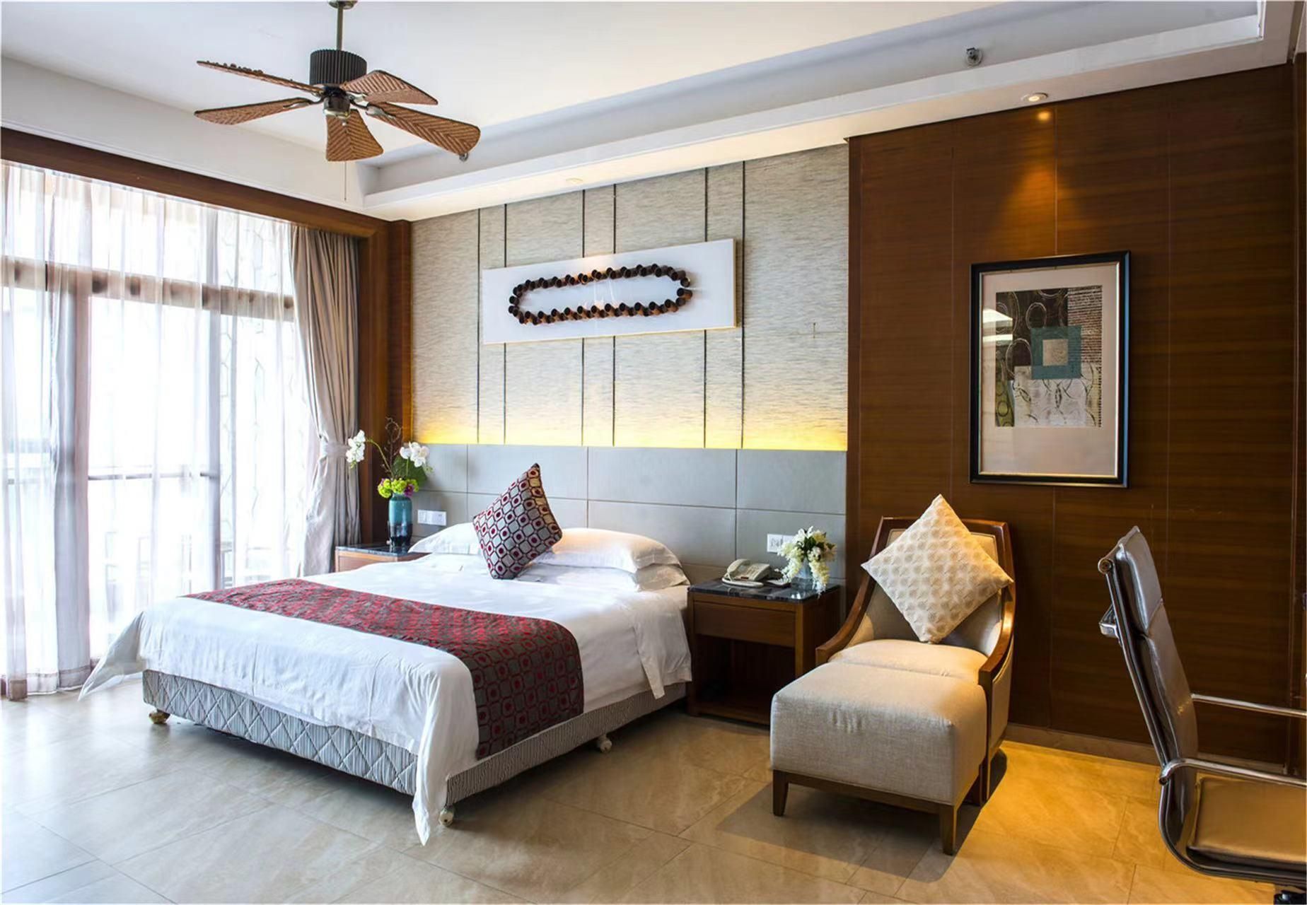 1 Bed Room with Balcony and View