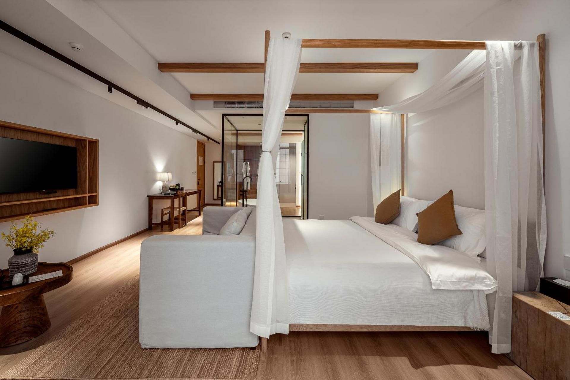 Deluxe Double Room with Bath