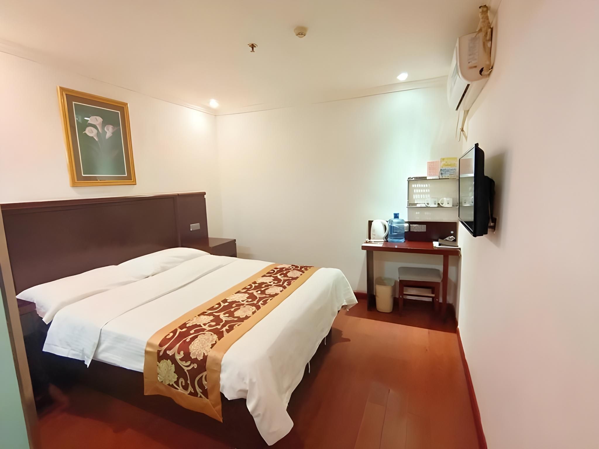 GTI - 1 Bed Guest Room no Window, 1.5M Bed